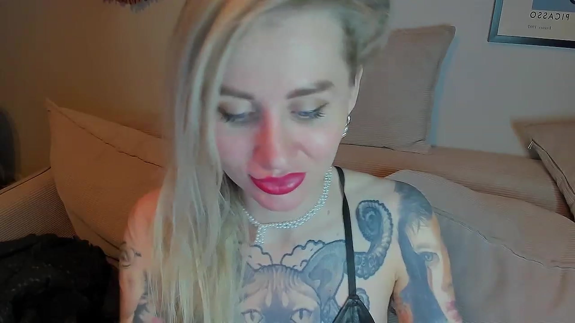 Gallery image thumbnail from Alexa_Smithhh's myfreecams stream on, 06/18/2023, 21:17 image 15 of 20
