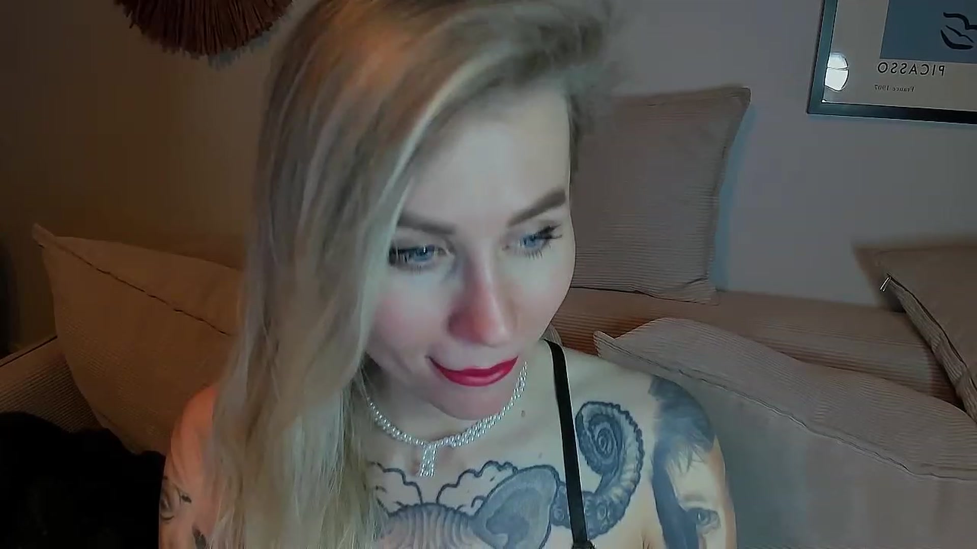 Gallery image thumbnail from Alexa_Smithhh's myfreecams stream on, 06/18/2023, 21:17 image 5 of 20