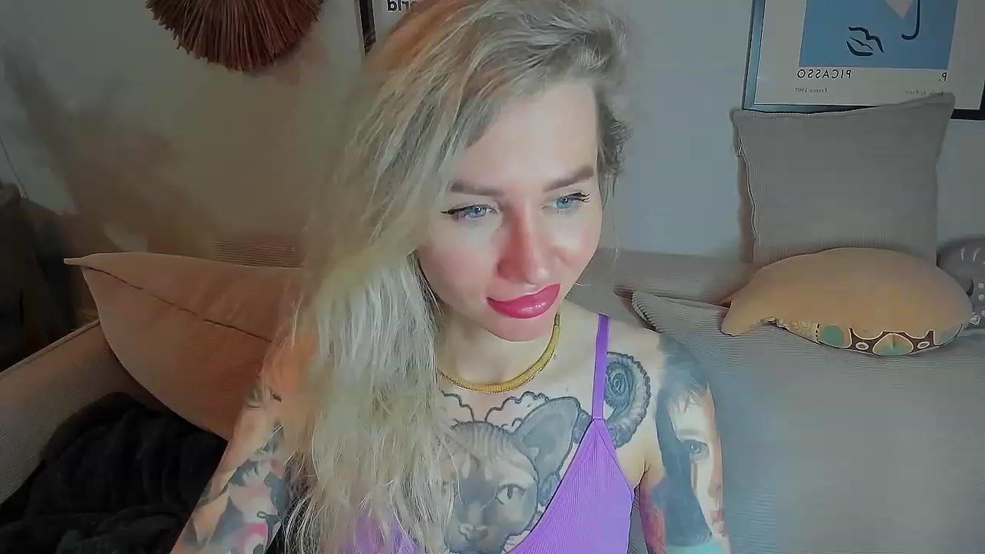 Gallery image thumbnail from Alexa_Smithhh's myfreecams stream on, 06/25/2023, 20:21 image 17 of 20