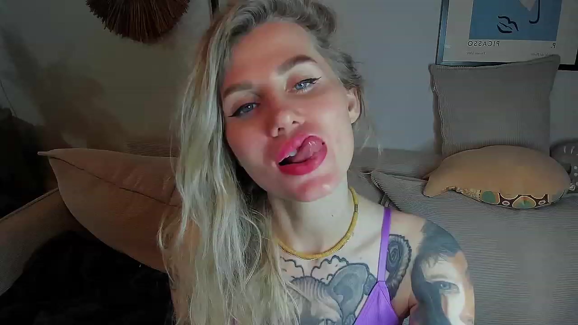 Gallery image thumbnail from Alexa_Smithhh's myfreecams stream on, 06/25/2023, 20:21 image 16 of 20