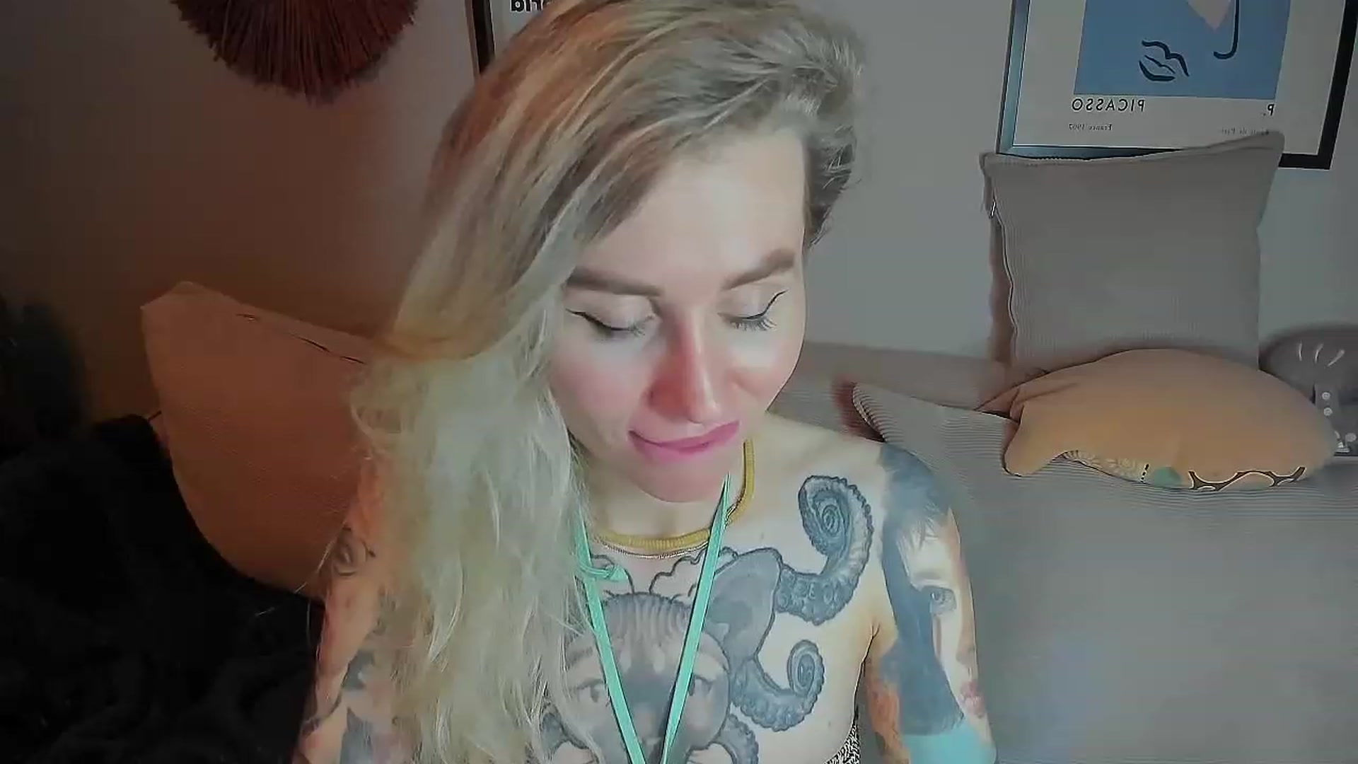 Gallery image thumbnail from Alexa_Smithhh's myfreecams stream on, 06/27/2023, 19:45 image 17 of 20
