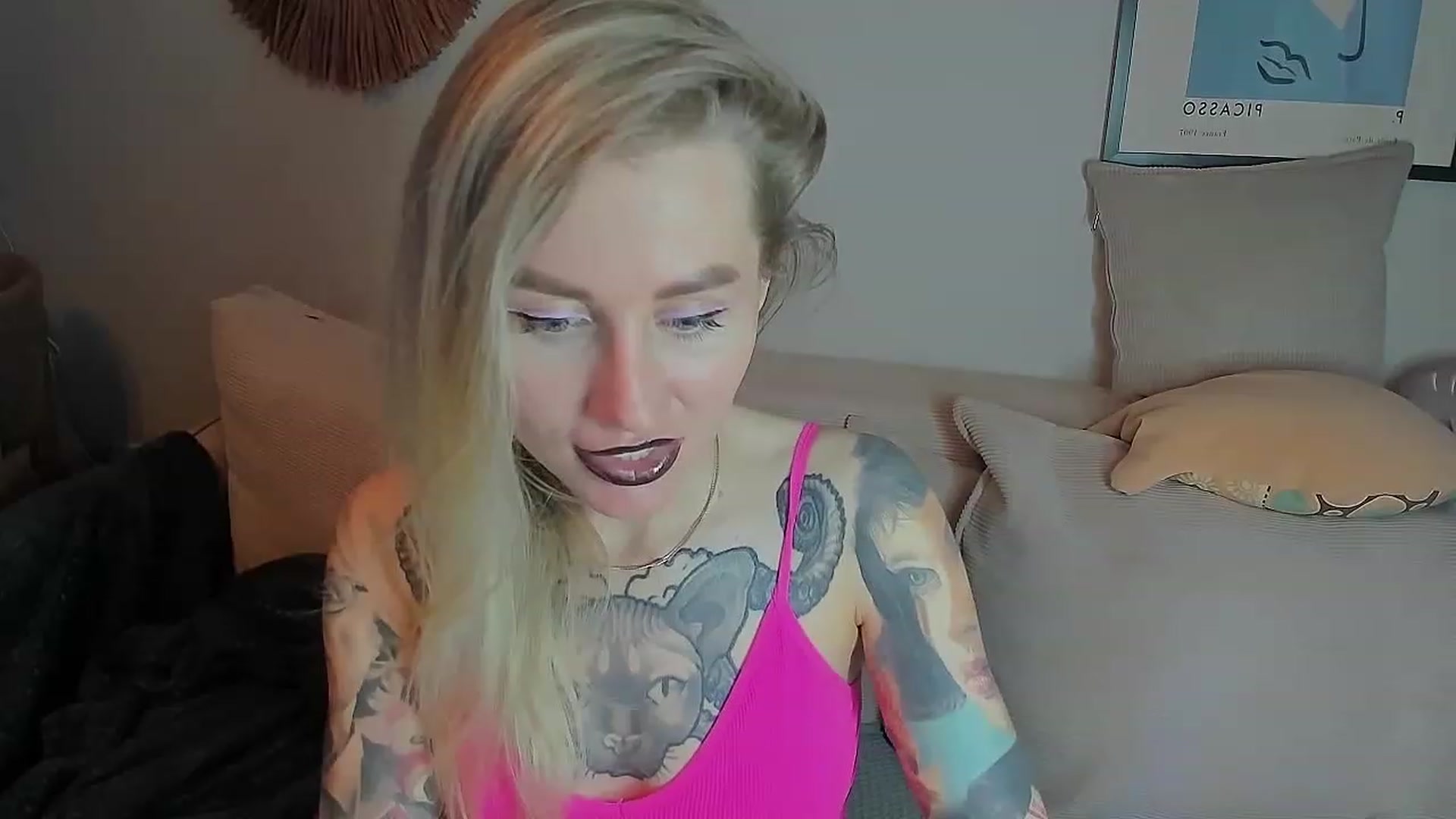 Gallery image thumbnail from Alexa_Smithhh's myfreecams stream on, 06/30/2023, 17:12 image 17 of 20