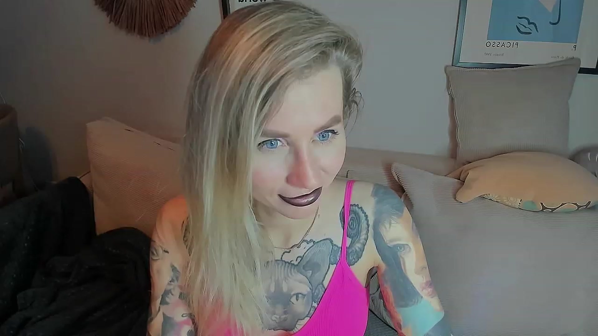 Gallery image thumbnail from Alexa_Smithhh's myfreecams stream on, 06/30/2023, 17:12 image 18 of 20