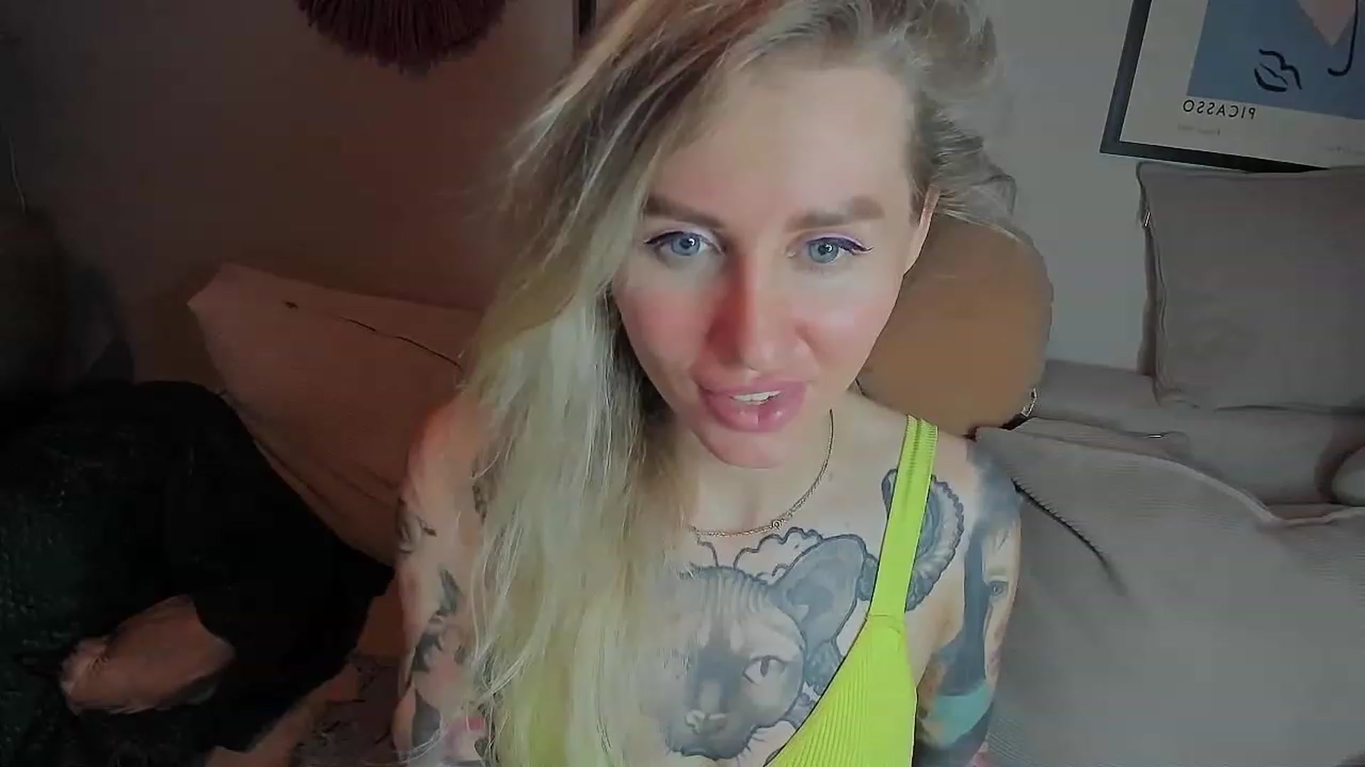 Gallery image thumbnail from Alexa_Smithhh's myfreecams stream on, 07/06/2023, 20:33 image 15 of 20