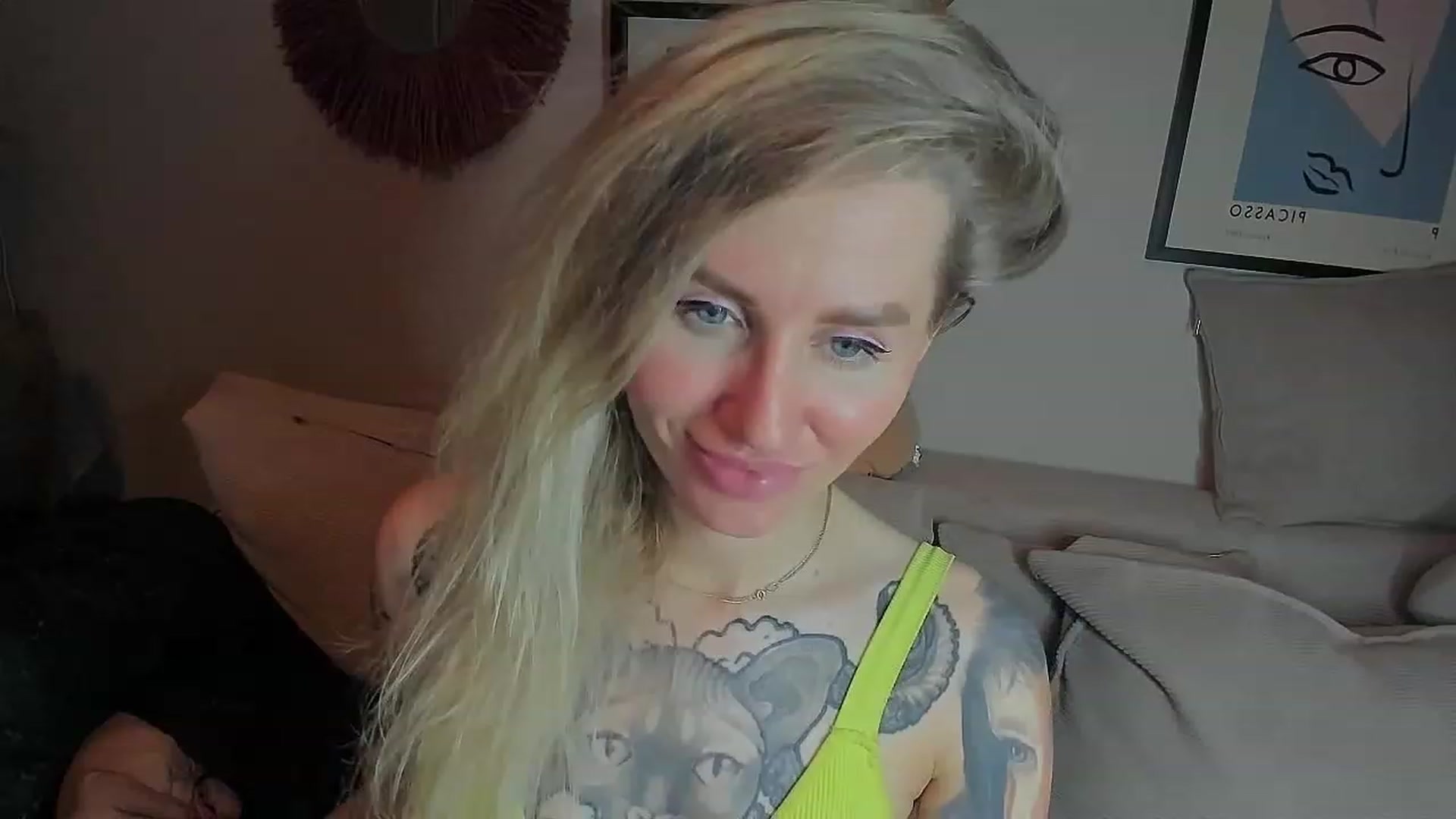 Gallery image thumbnail from Alexa_Smithhh's myfreecams stream on, 07/06/2023, 21:08 image 15 of 20