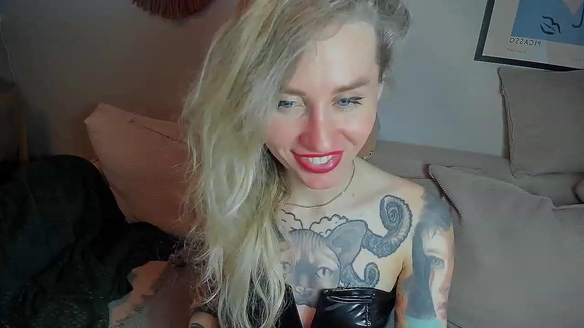 Gallery image thumbnail from Alexa_Smithhh's myfreecams stream on, 07/09/2023, 18:10 image 12 of 20