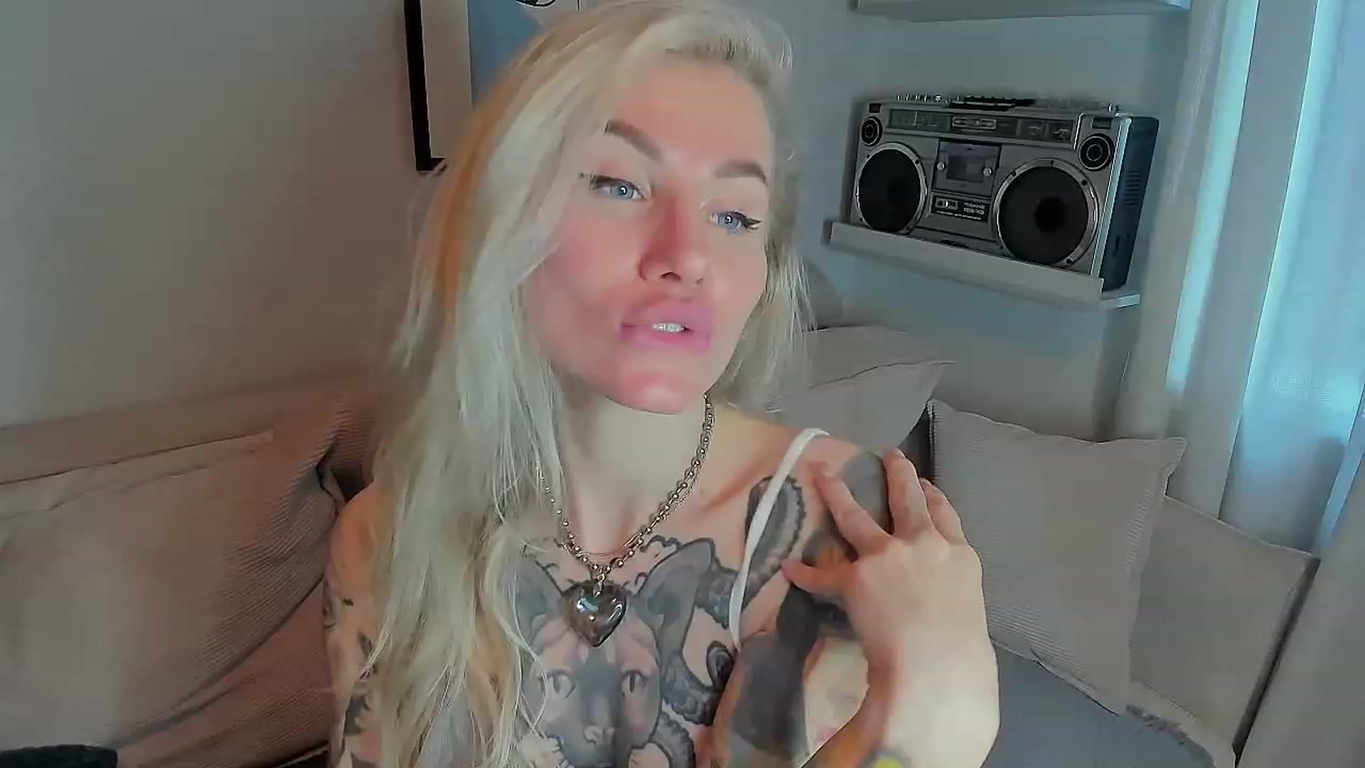 Gallery image thumbnail from Alexa_Smithhh's myfreecams stream on, 07/22/2023, 15:39 image 12 of 20