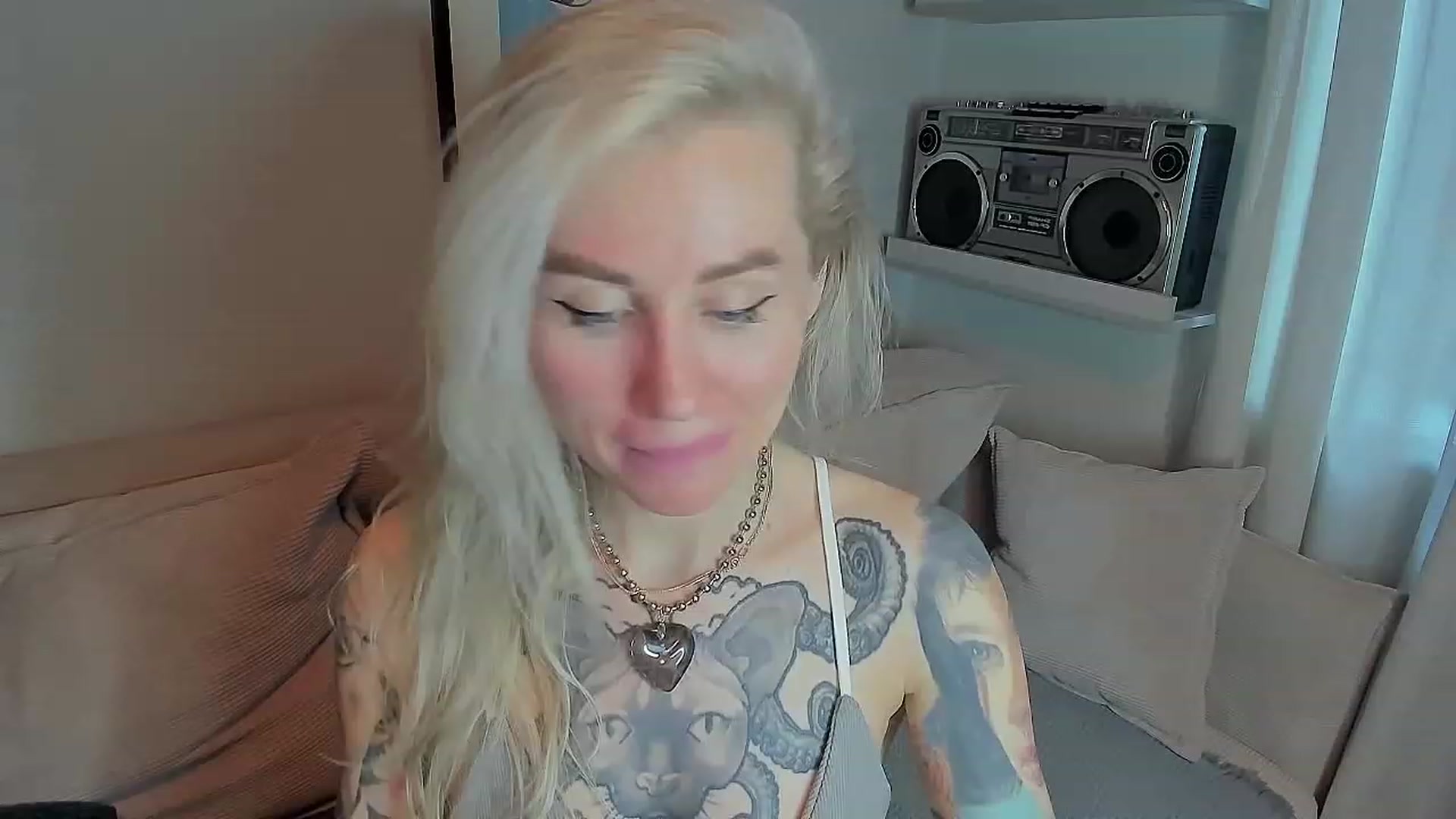 Gallery image thumbnail from Alexa_Smithhh's myfreecams stream on, 07/22/2023, 15:39 image 18 of 20