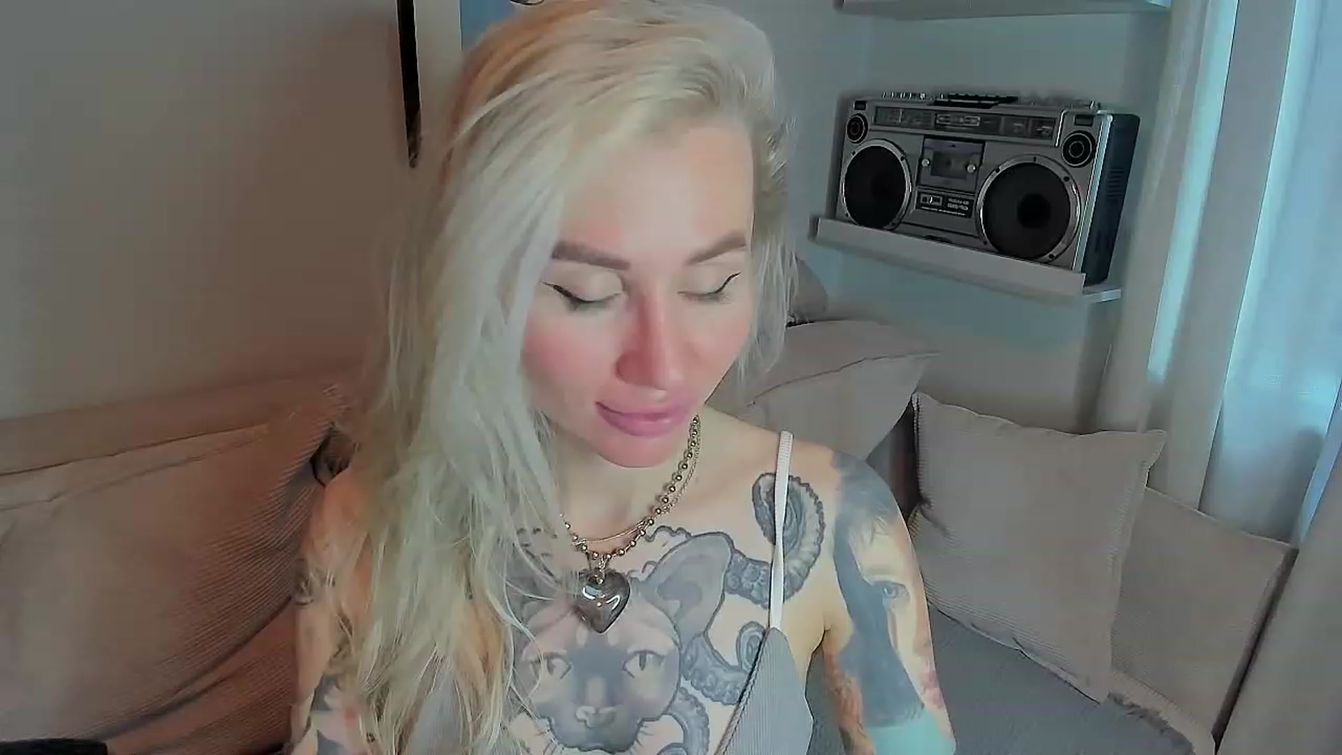 Gallery image thumbnail from Alexa_Smithhh's myfreecams stream on, 07/22/2023, 15:39 image 16 of 20