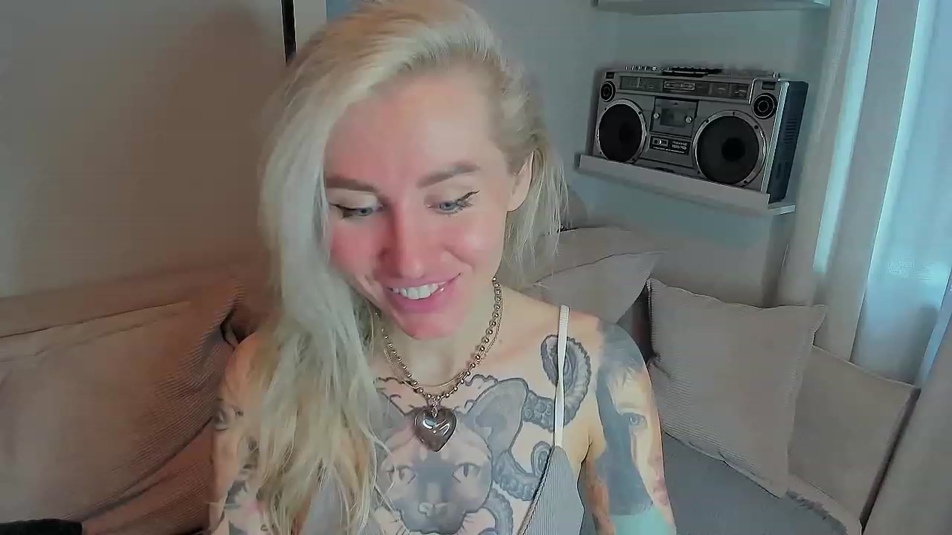 Gallery image thumbnail from Alexa_Smithhh's myfreecams stream on, 07/22/2023, 15:39 image 14 of 20