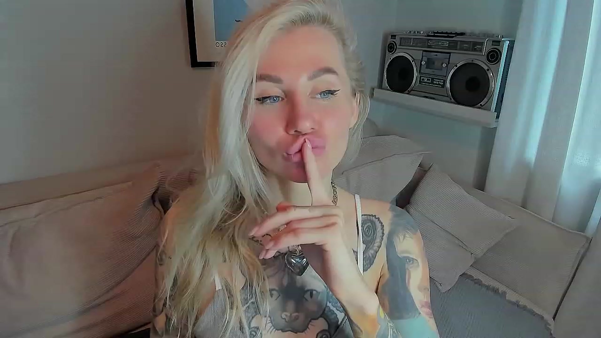 Gallery image thumbnail from Alexa_Smithhh's myfreecams stream on, 07/22/2023, 16:53 image 4 of 20