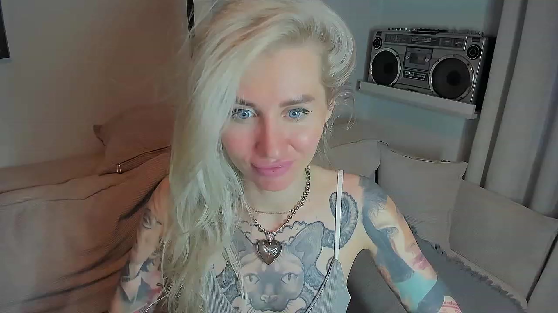 Gallery image thumbnail from Alexa_Smithhh's myfreecams stream on, 07/22/2023, 19:25 image 14 of 20