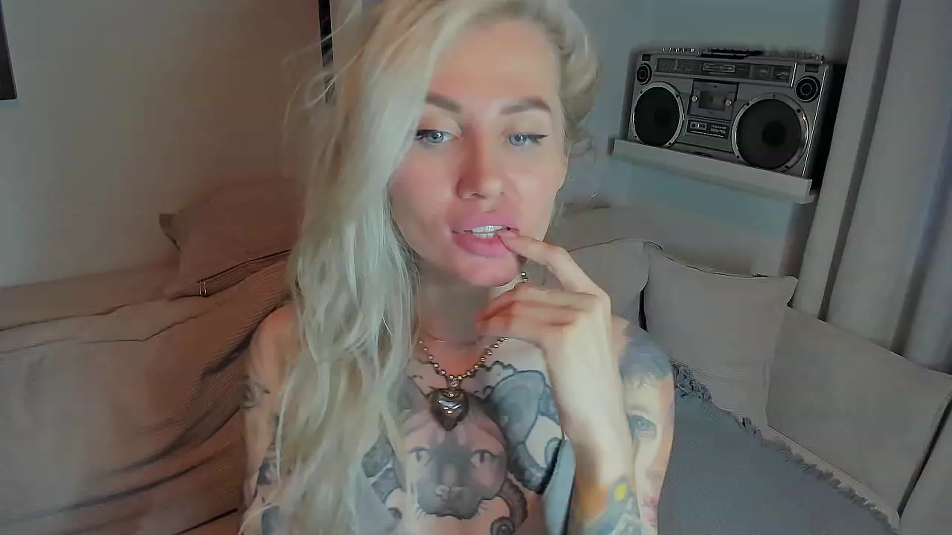 Gallery image thumbnail from Alexa_Smithhh's myfreecams stream on, 07/22/2023, 19:25 image 10 of 20