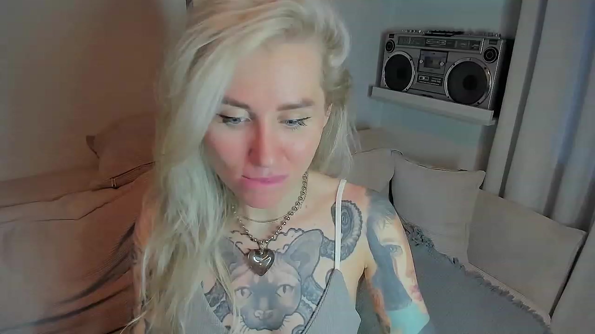 Gallery image thumbnail from Alexa_Smithhh's myfreecams stream on, 07/22/2023, 19:25 image 3 of 20