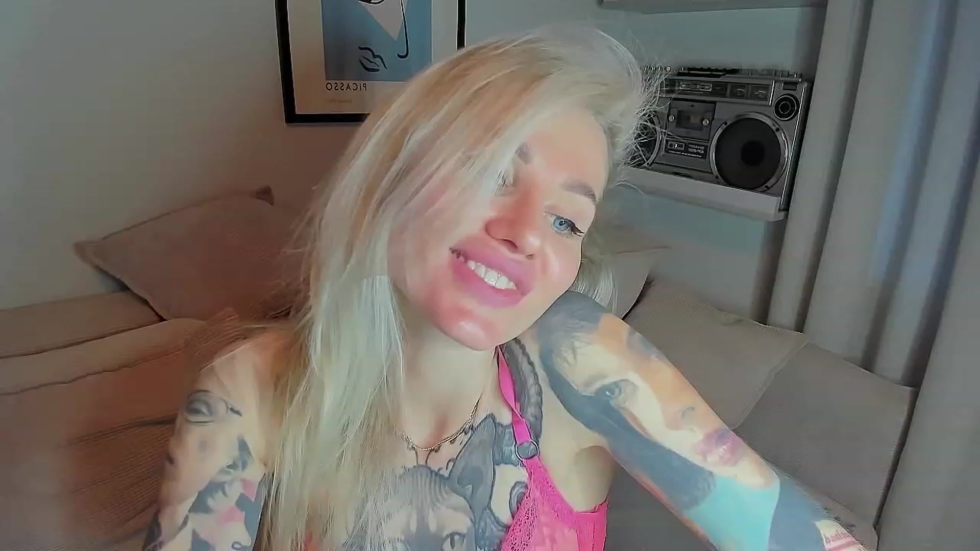 Gallery image thumbnail from Alexa_Smithhh's myfreecams stream on, 07/24/2023, 18:36 image 6 of 20