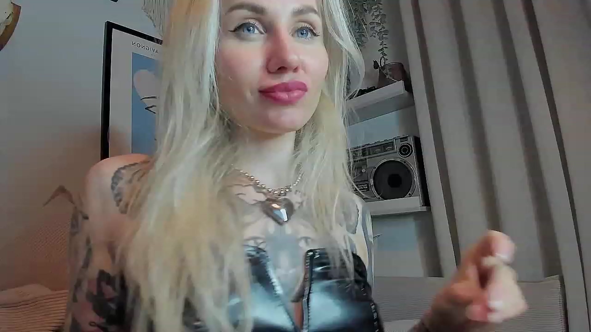 Gallery image thumbnail from Alexa_Smithhh's myfreecams stream on, 07/25/2023, 21:18 image 10 of 20