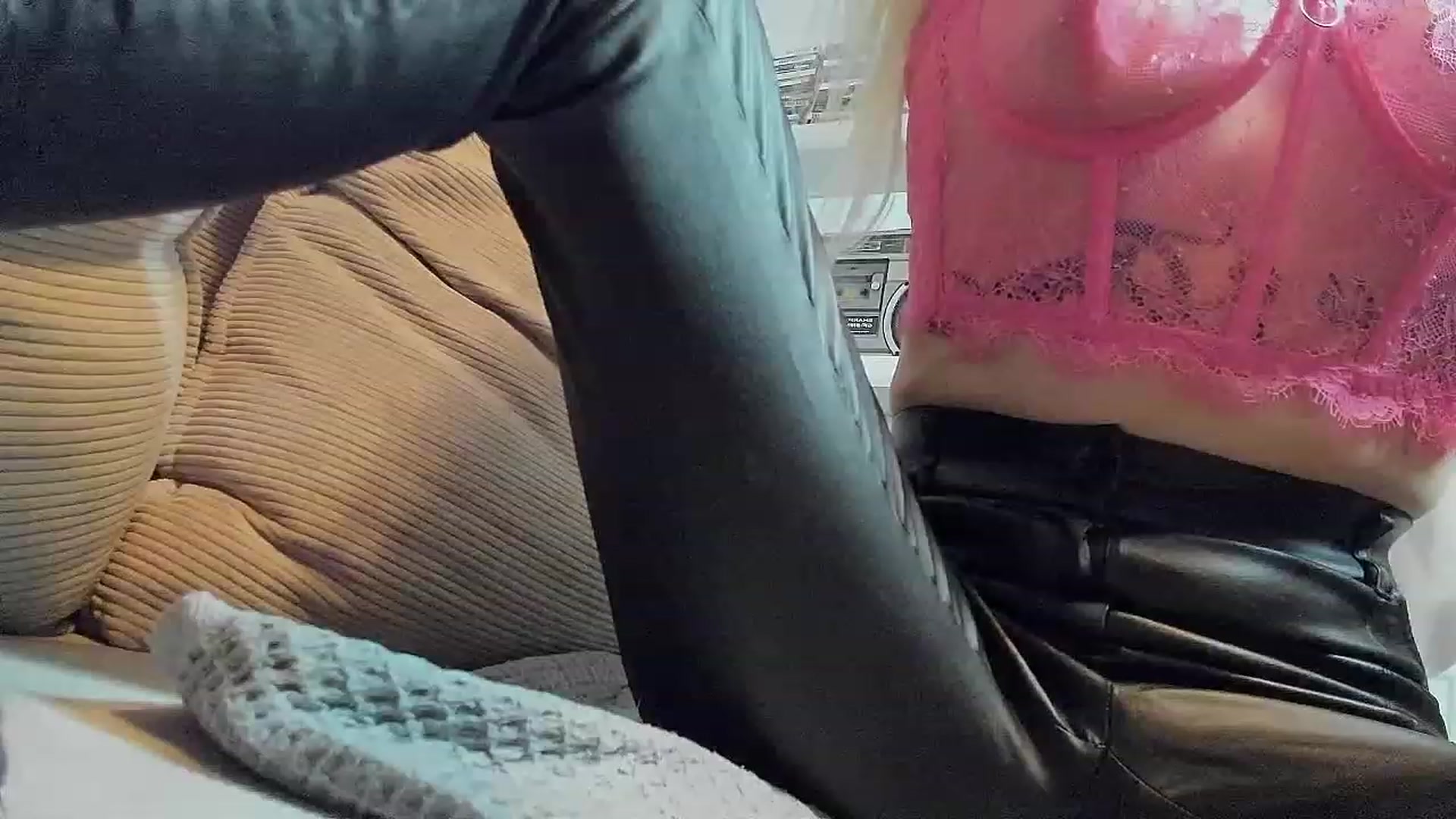 Gallery image thumbnail from Alexa_Smithhh's myfreecams stream on, 07/30/2023, 21:29 image 14 of 20