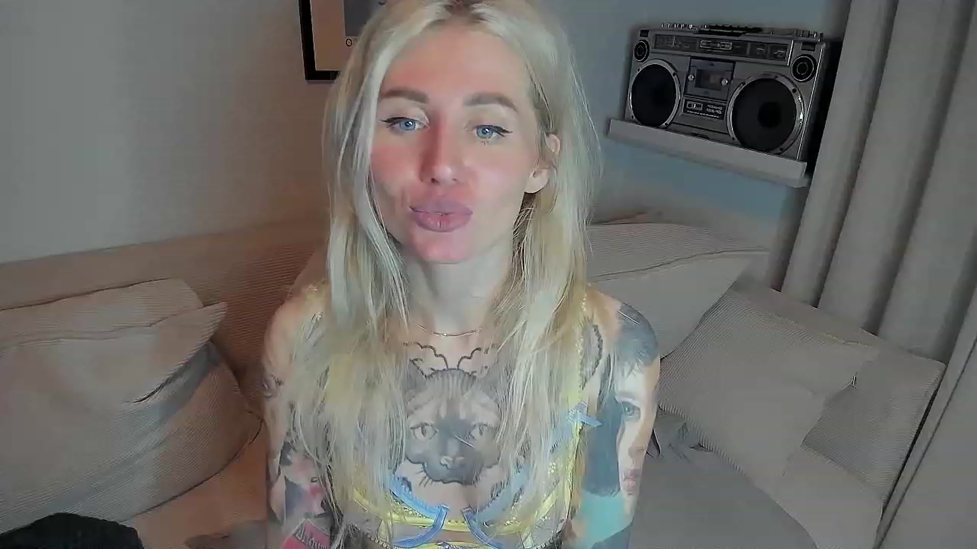 Gallery image thumbnail from Alexa_Smithhh's myfreecams stream on, 08/06/2023, 21:24 image 11 of 20