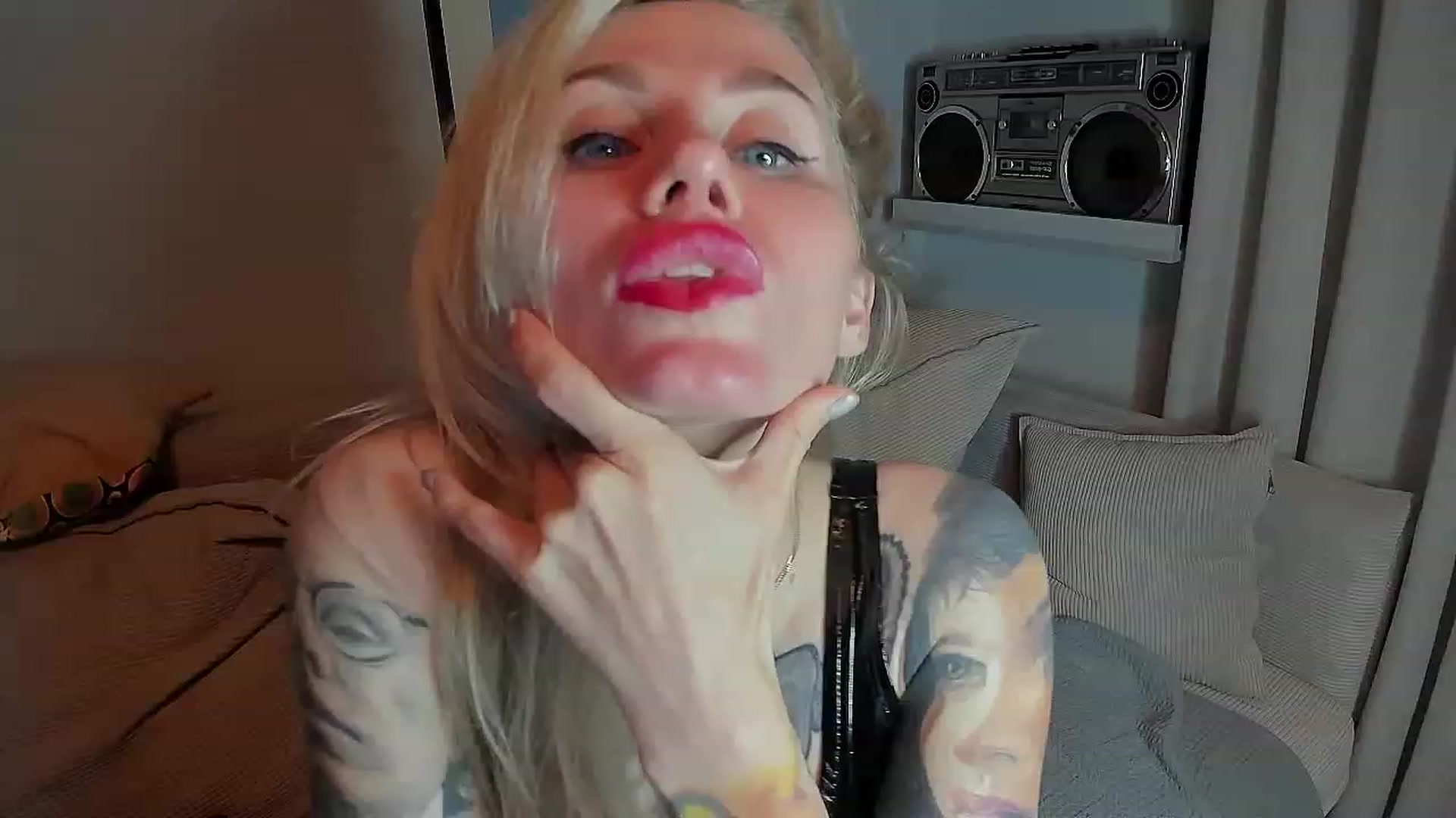 Gallery image thumbnail from Alexa_Smithhh's myfreecams stream on, 08/08/2023, 21:39 image 4 of 20