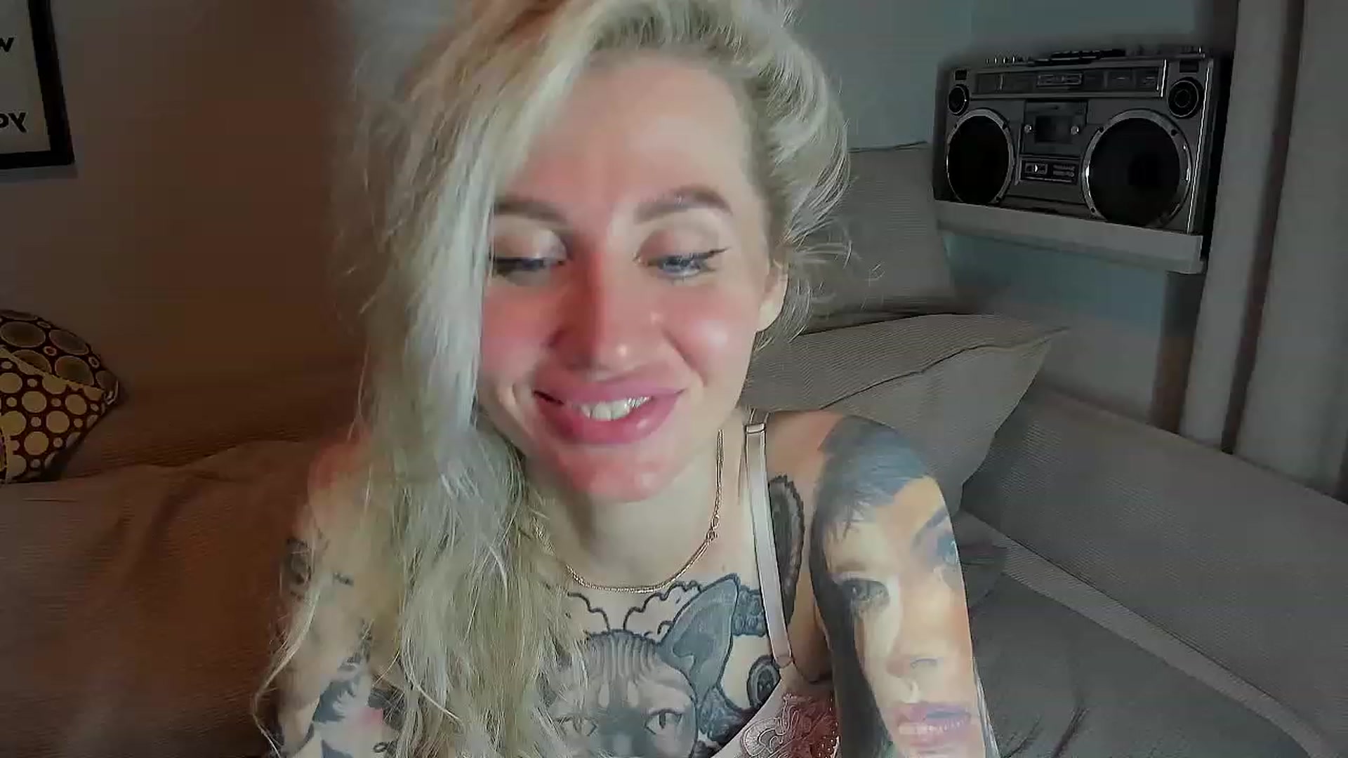 Gallery image thumbnail from Alexa_Smithhh's myfreecams stream on, 08/13/2023, 22:00 image 2 of 20