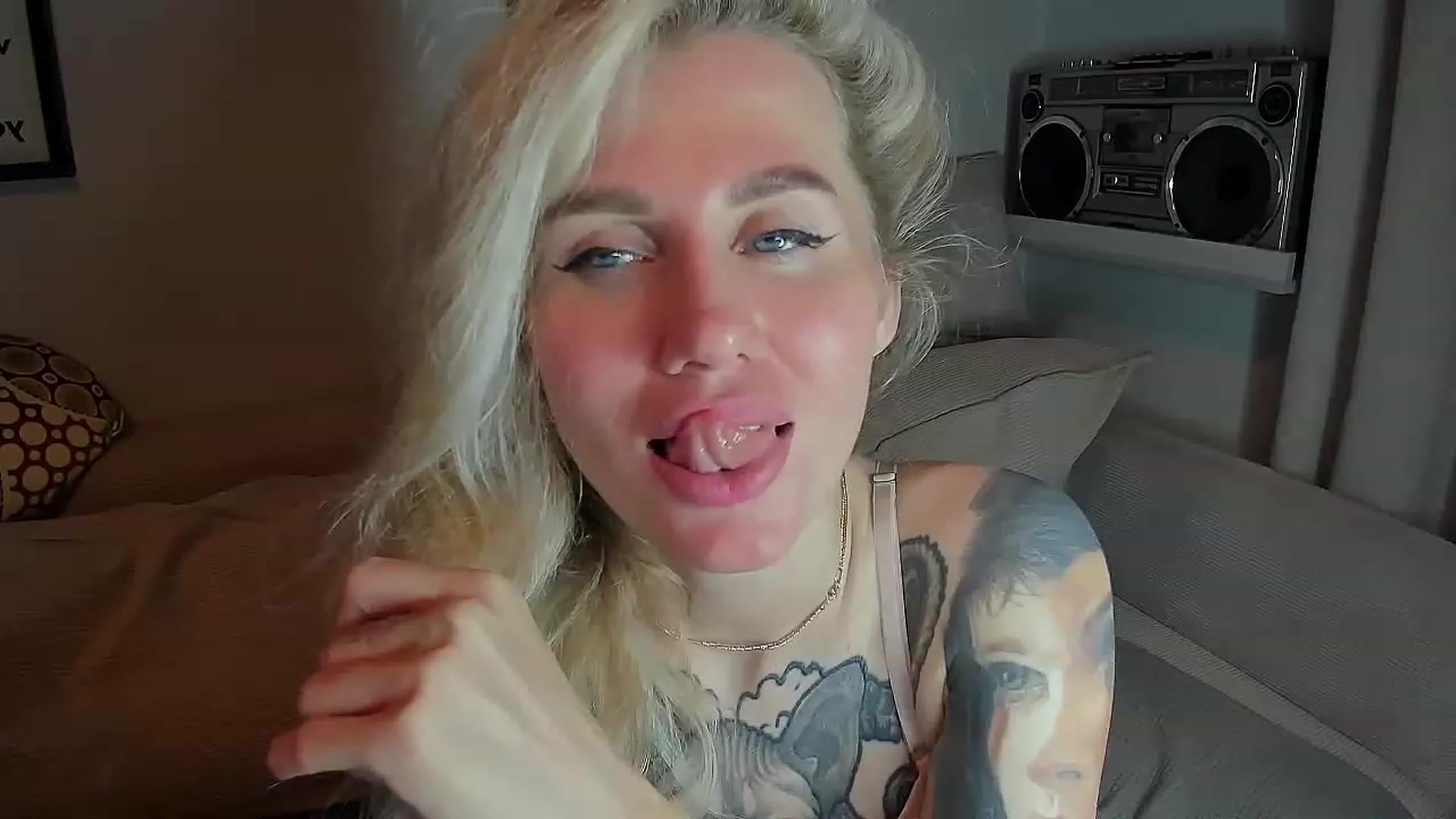 Gallery image thumbnail from Alexa_Smithhh's myfreecams stream on, 08/13/2023, 22:00 image 1 of 20