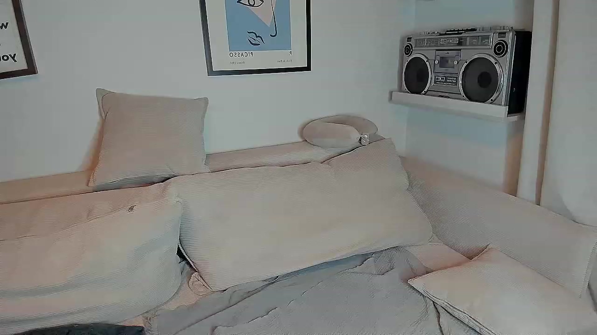 Gallery image thumbnail from Alexa_Smithhh's myfreecams stream on, 08/15/2023, 19:49 image 11 of 20