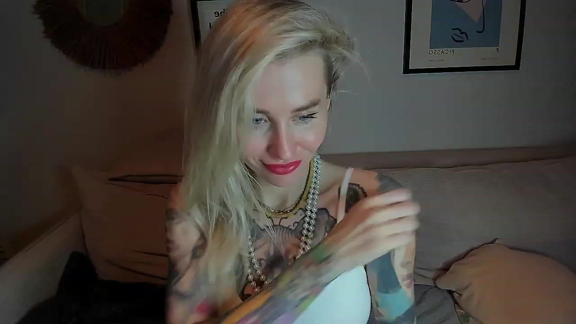 Gallery image thumbnail from Alexa_Smithhh's myfreecams stream on, 09/29/2023, 18:42 image 15 of 20