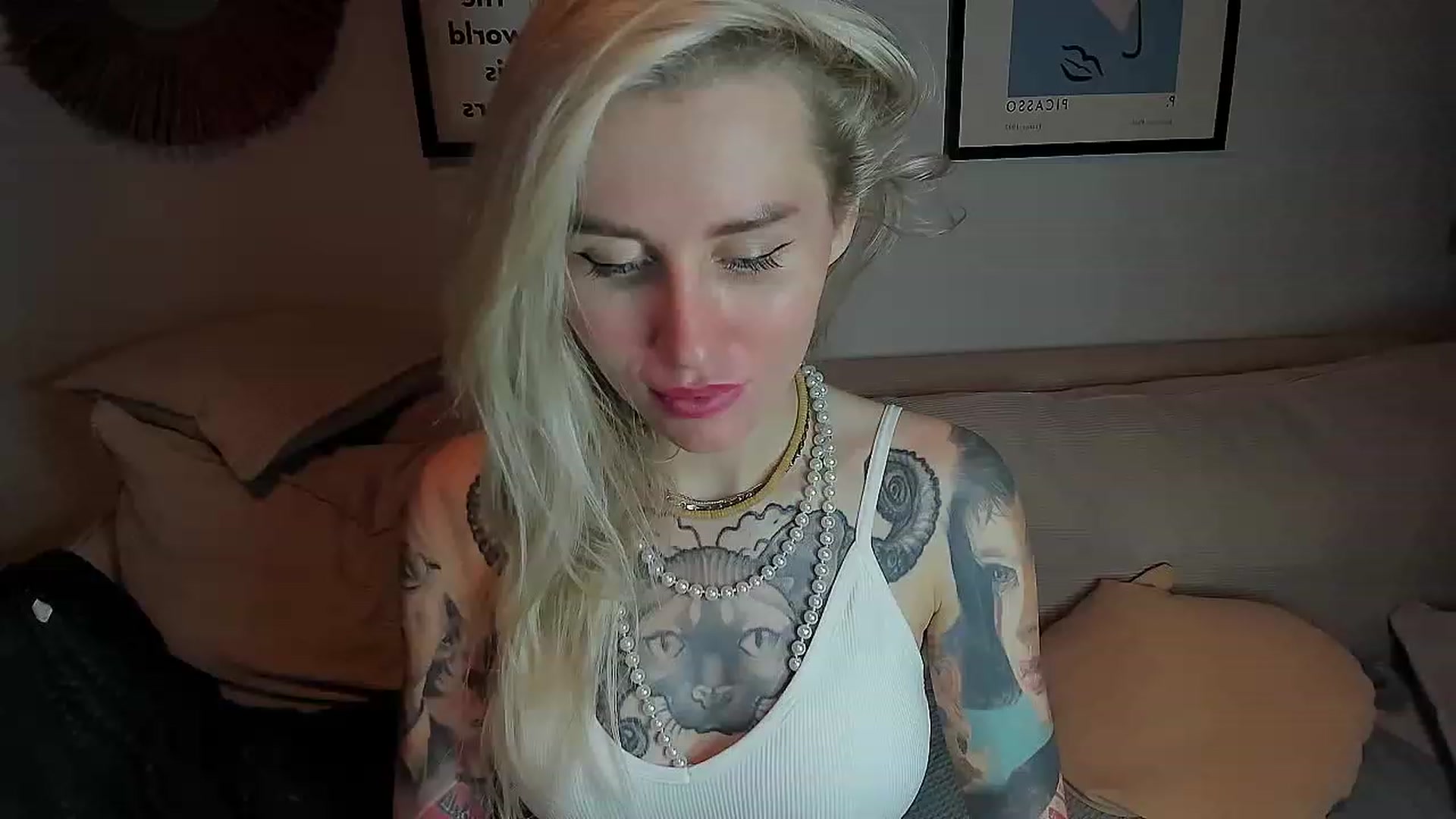 Gallery image thumbnail from Alexa_Smithhh's myfreecams stream on, 09/29/2023, 21:12 image 14 of 20
