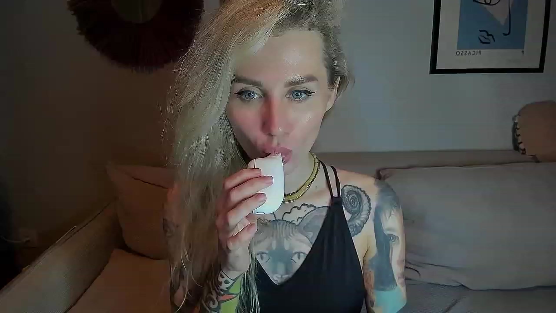 Gallery image thumbnail from Alexa_Smithhh's myfreecams stream on, 10/02/2023, 18:22 image 15 of 20