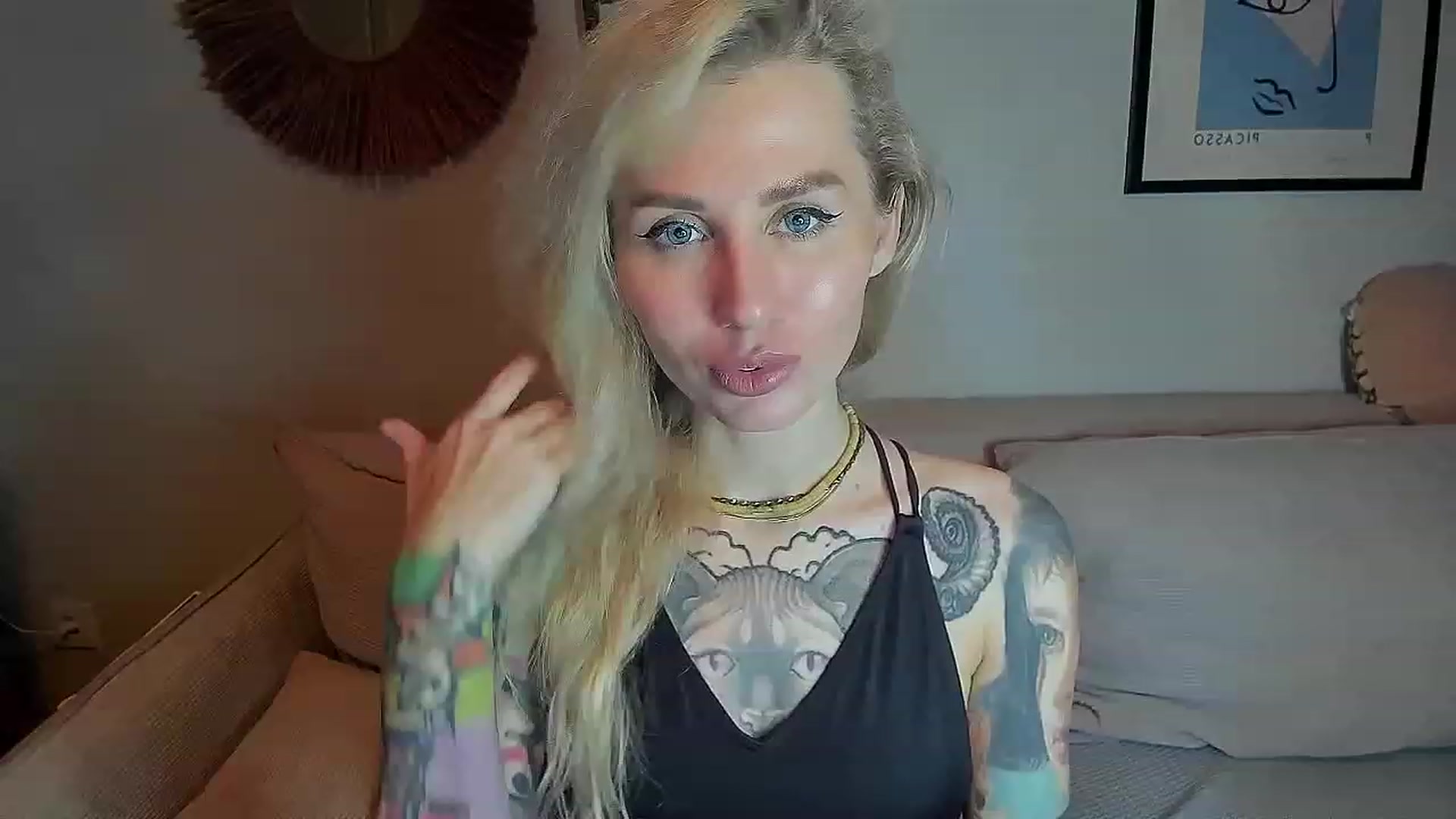 Gallery image thumbnail from Alexa_Smithhh's myfreecams stream on, 10/02/2023, 18:22 image 16 of 20