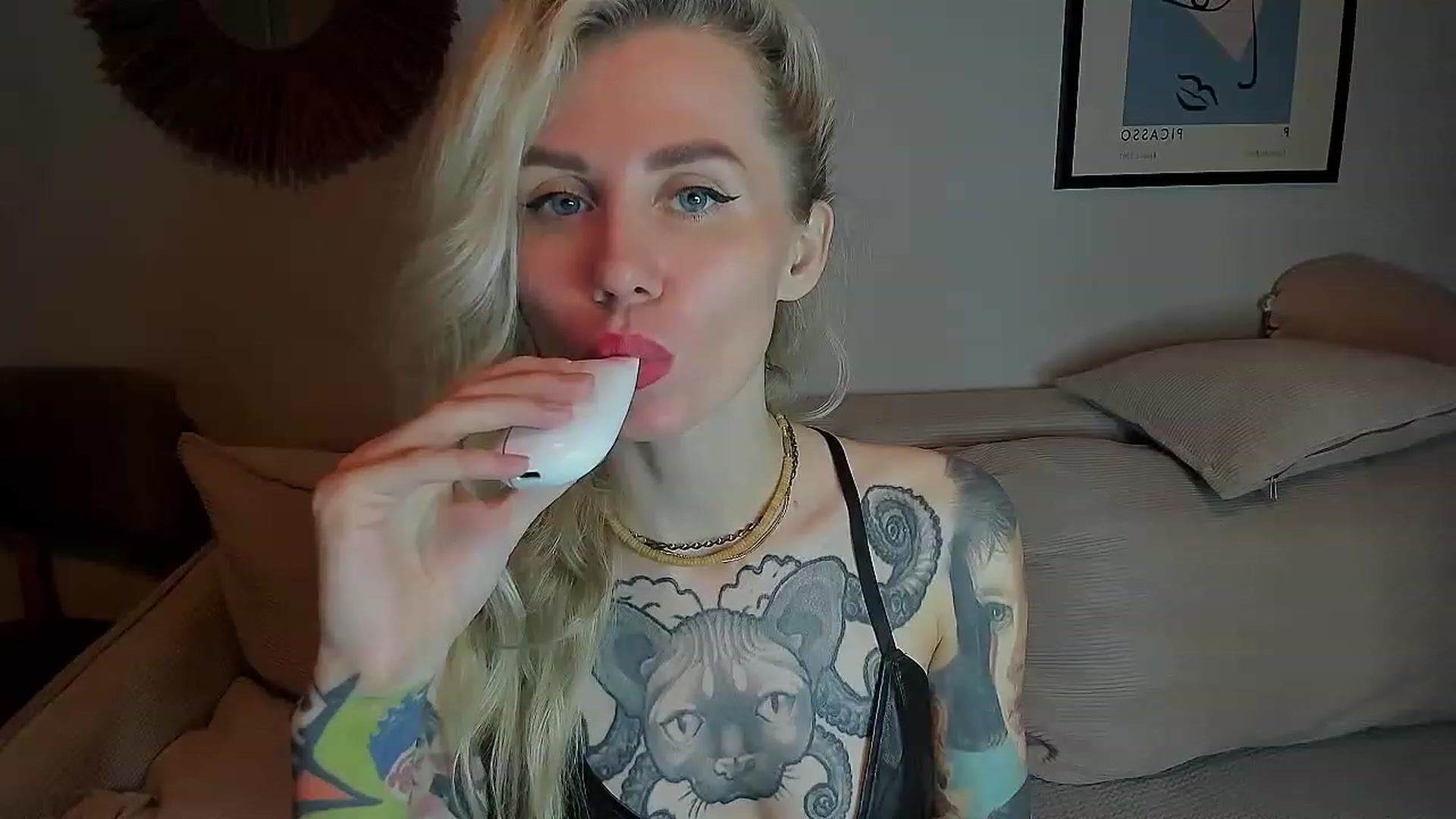 Gallery image thumbnail from Alexa_Smithhh's myfreecams stream on, 10/04/2023, 20:39 image 19 of 20