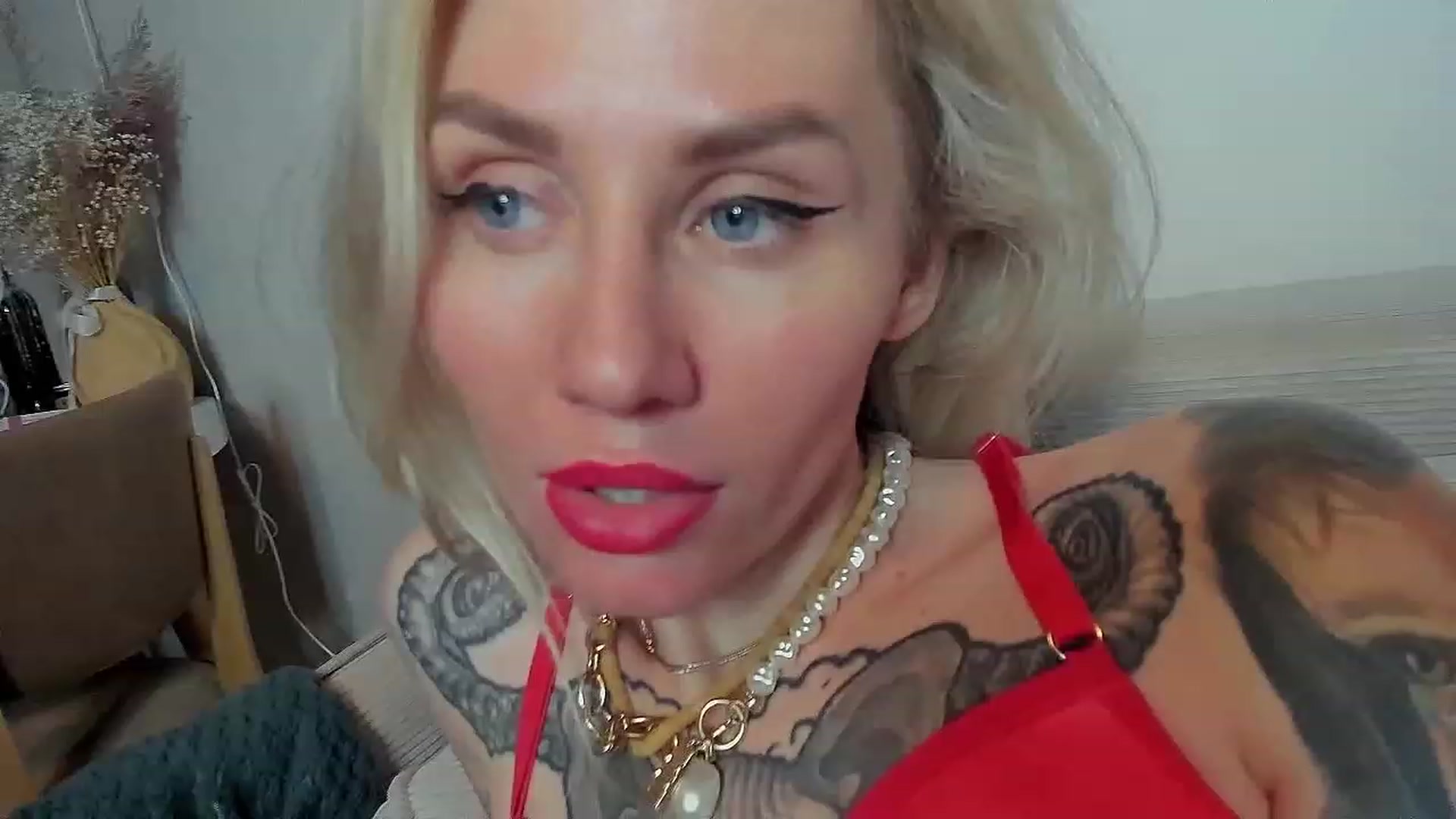 Gallery image thumbnail from Alexa_Smithhh's myfreecams stream on, 10/08/2023, 19:35 image 15 of 20