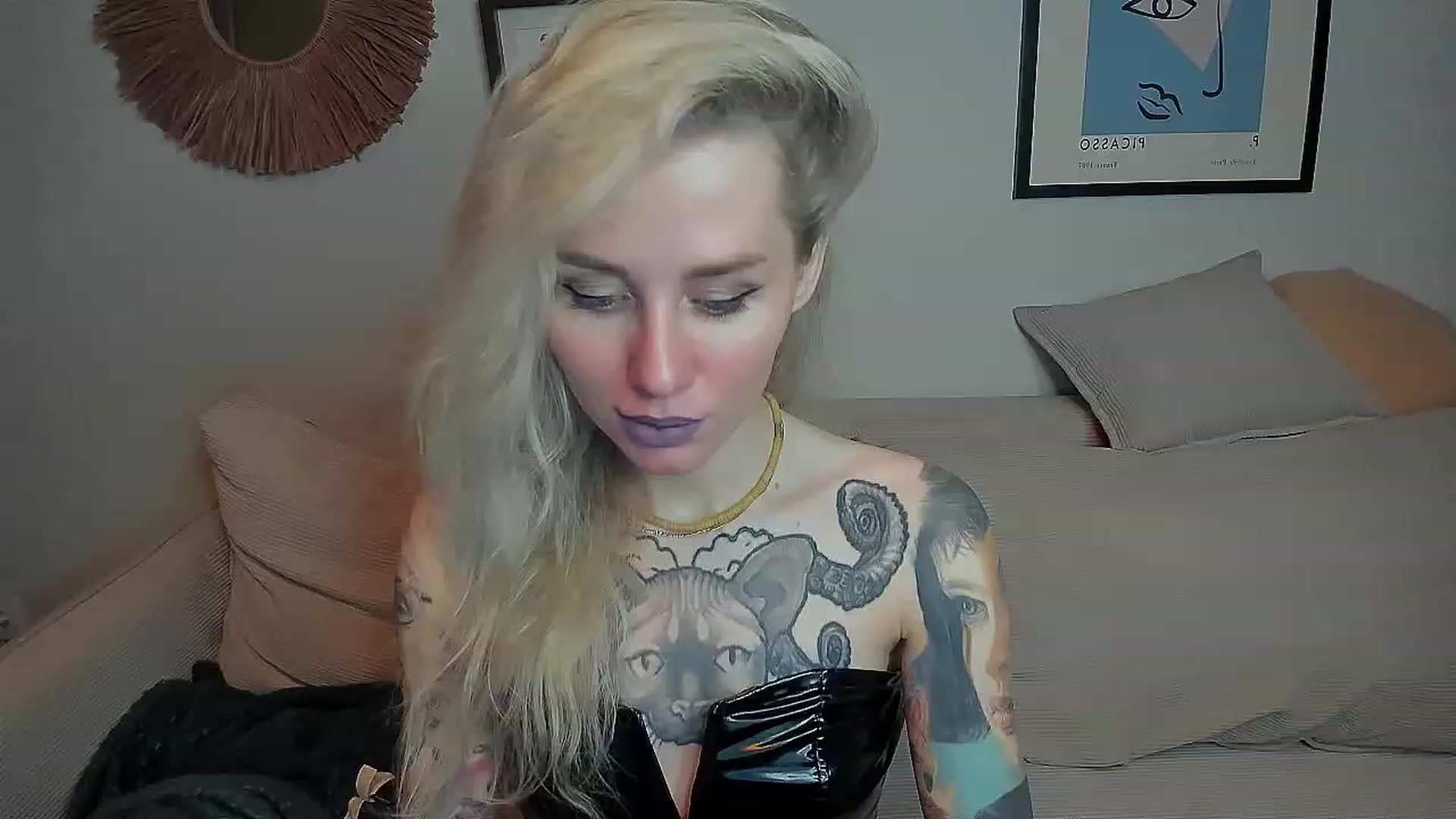 Gallery image thumbnail from Alexa_Smithhh's myfreecams stream on, 10/12/2023, 19:01 image 5 of 20