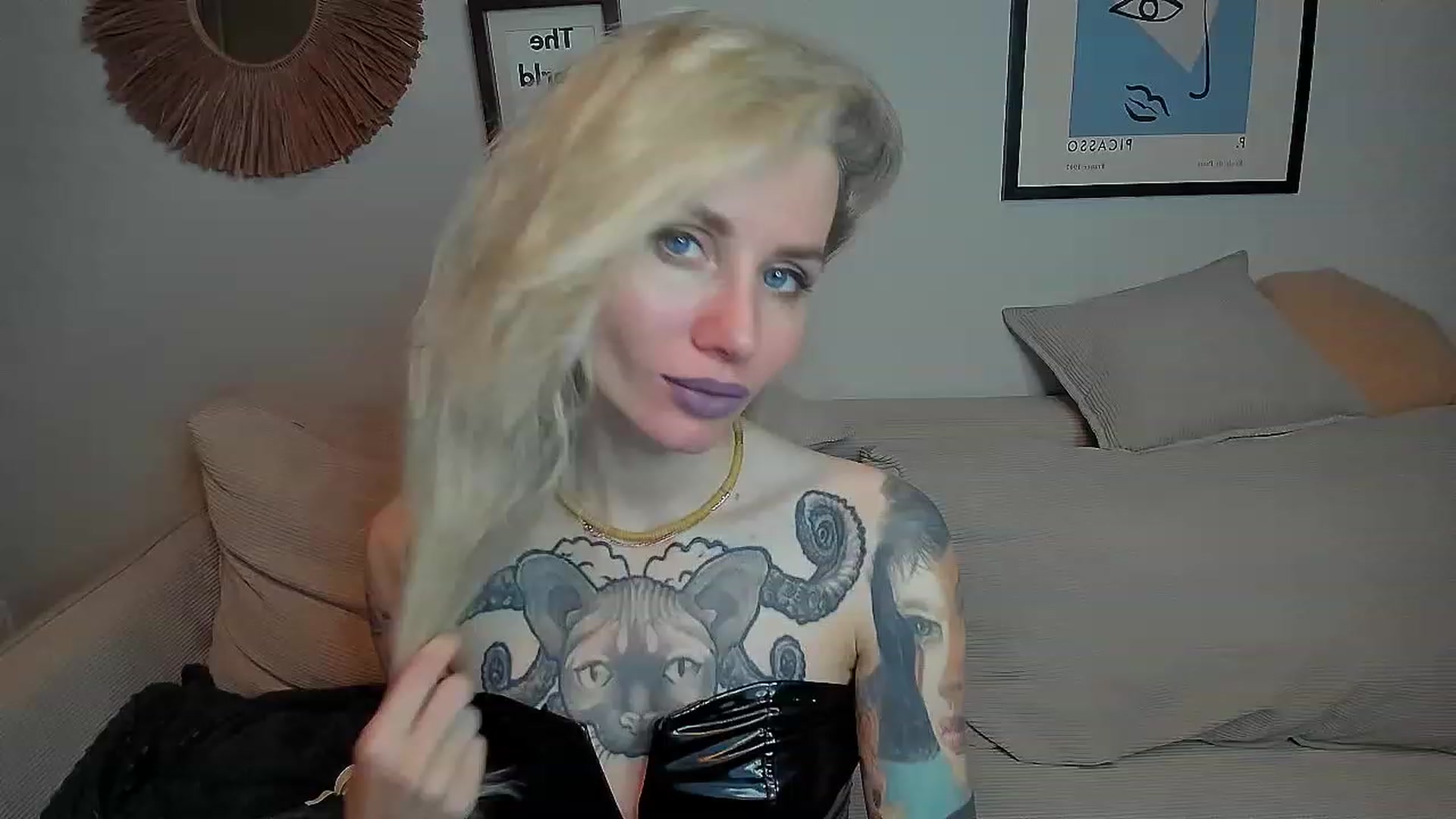 Gallery image thumbnail from Alexa_Smithhh's myfreecams stream on, 10/12/2023, 19:01 image 11 of 20