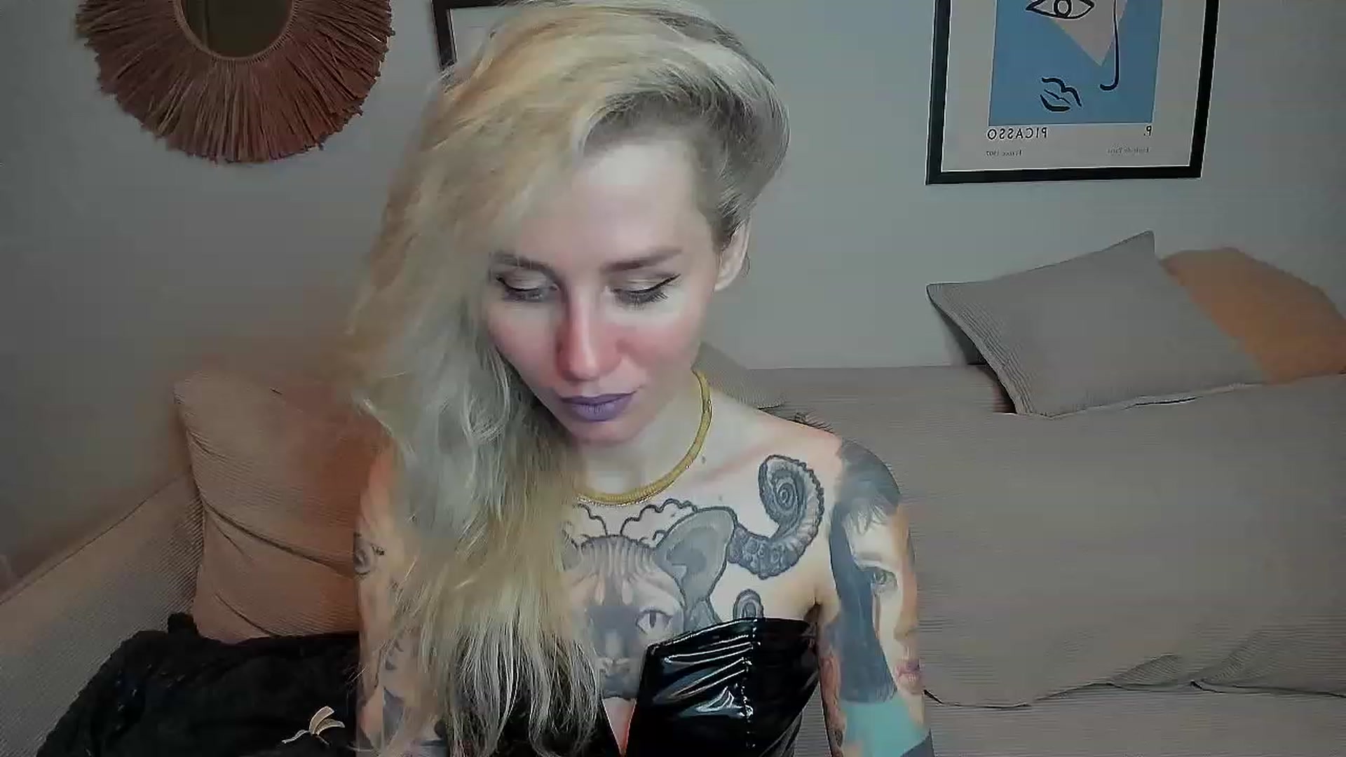 Gallery image thumbnail from Alexa_Smithhh's myfreecams stream on, 10/12/2023, 19:01 image 13 of 20