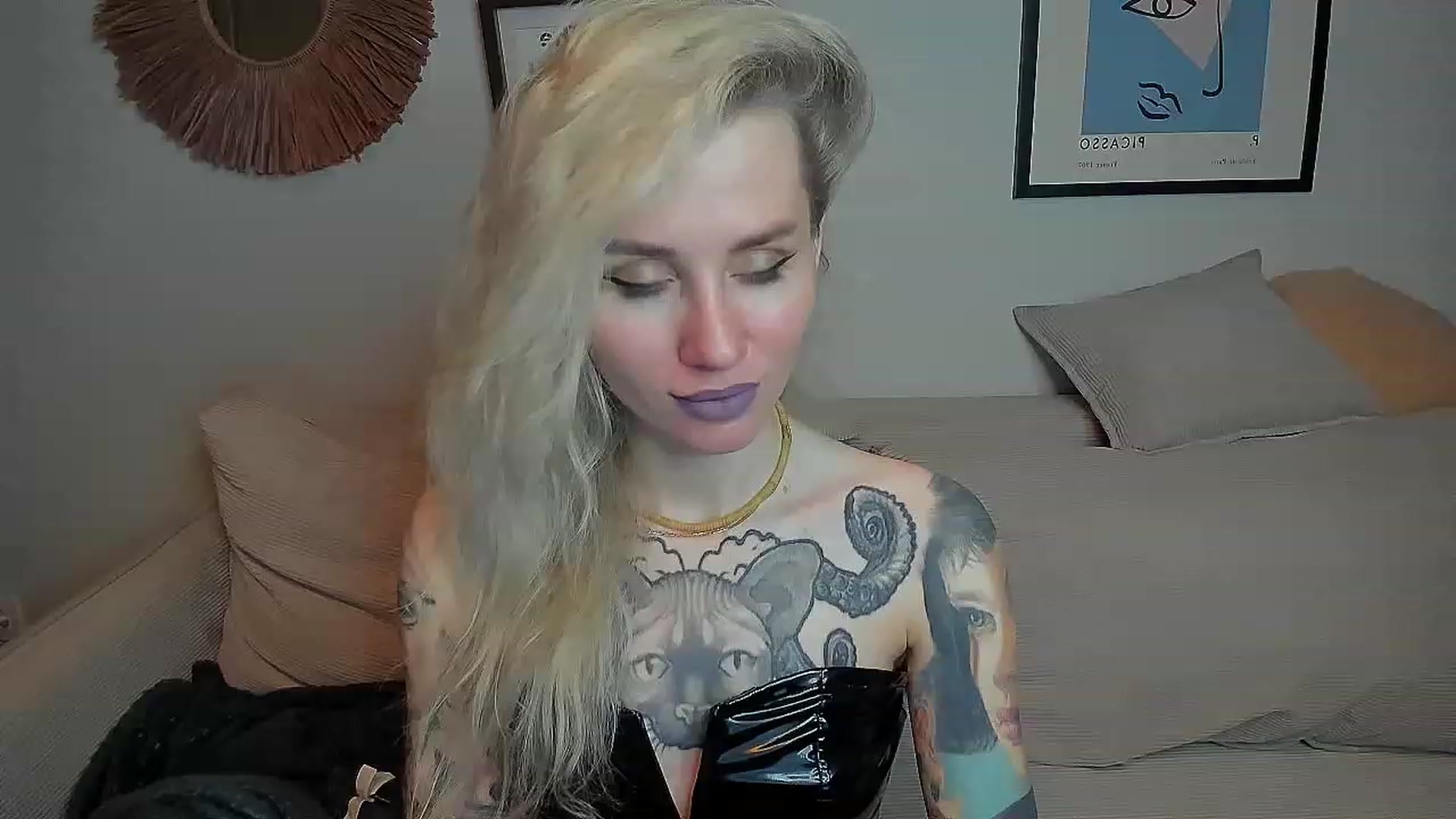 Gallery image thumbnail from Alexa_Smithhh's myfreecams stream on, 10/12/2023, 19:01 image 4 of 20