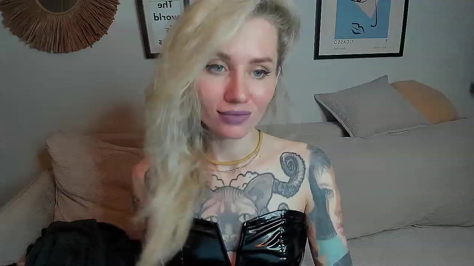 Gallery image thumbnail from Alexa_Smithhh's myfreecams stream on, 10/12/2023, 22:24 image 12 of 20