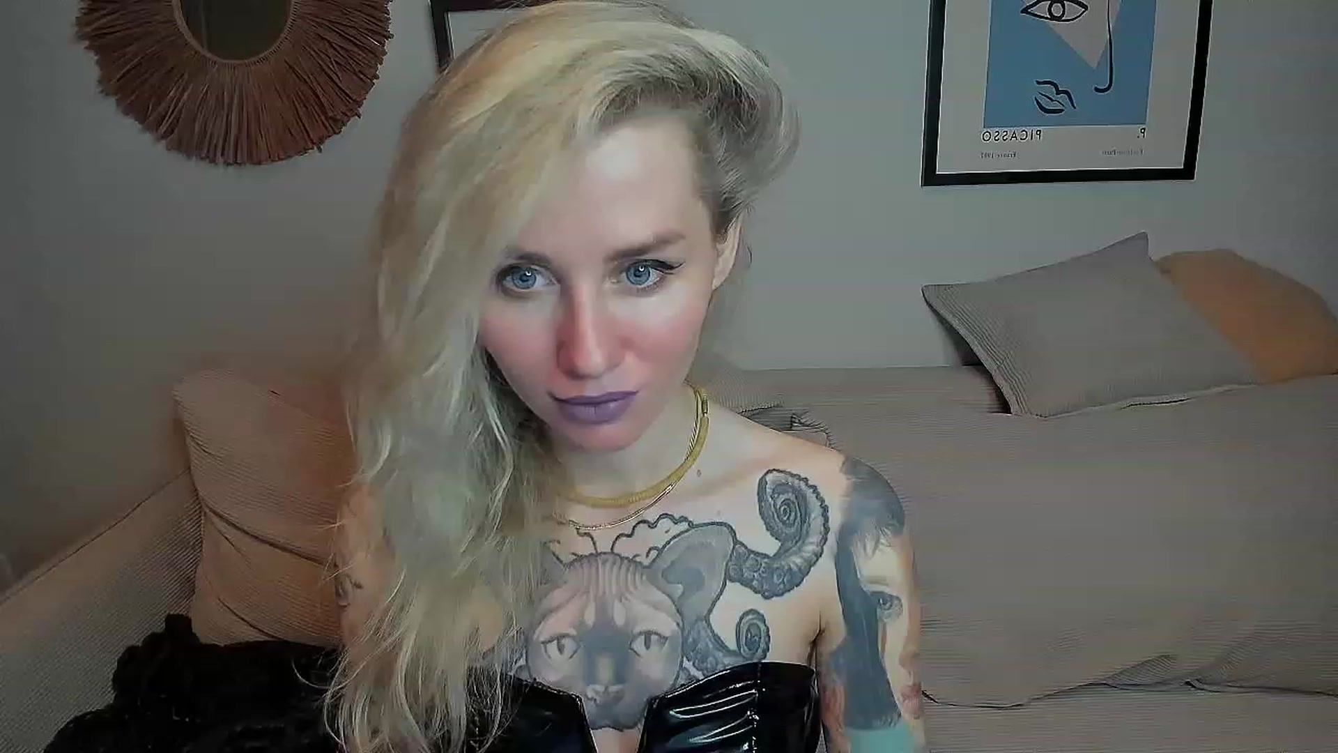 Gallery image thumbnail from Alexa_Smithhh's myfreecams stream on, 10/12/2023, 22:24 image 4 of 20