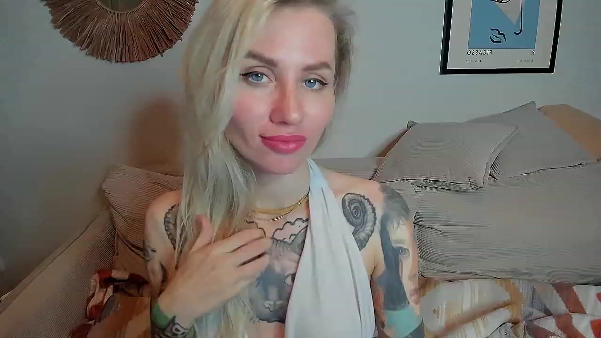 Gallery image thumbnail from Alexa_Smithhh's myfreecams stream on, 10/15/2023, 20:23 image 15 of 20
