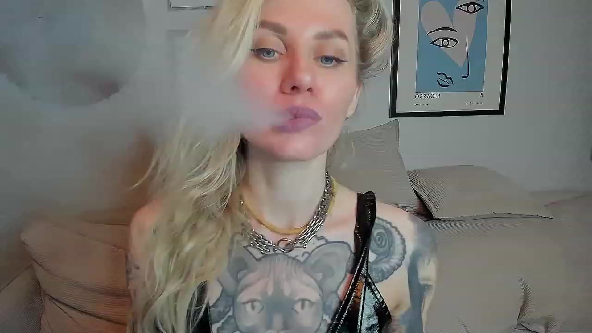 Gallery image thumbnail from Alexa_Smithhh's myfreecams stream on, 10/19/2023, 18:56 image 18 of 20