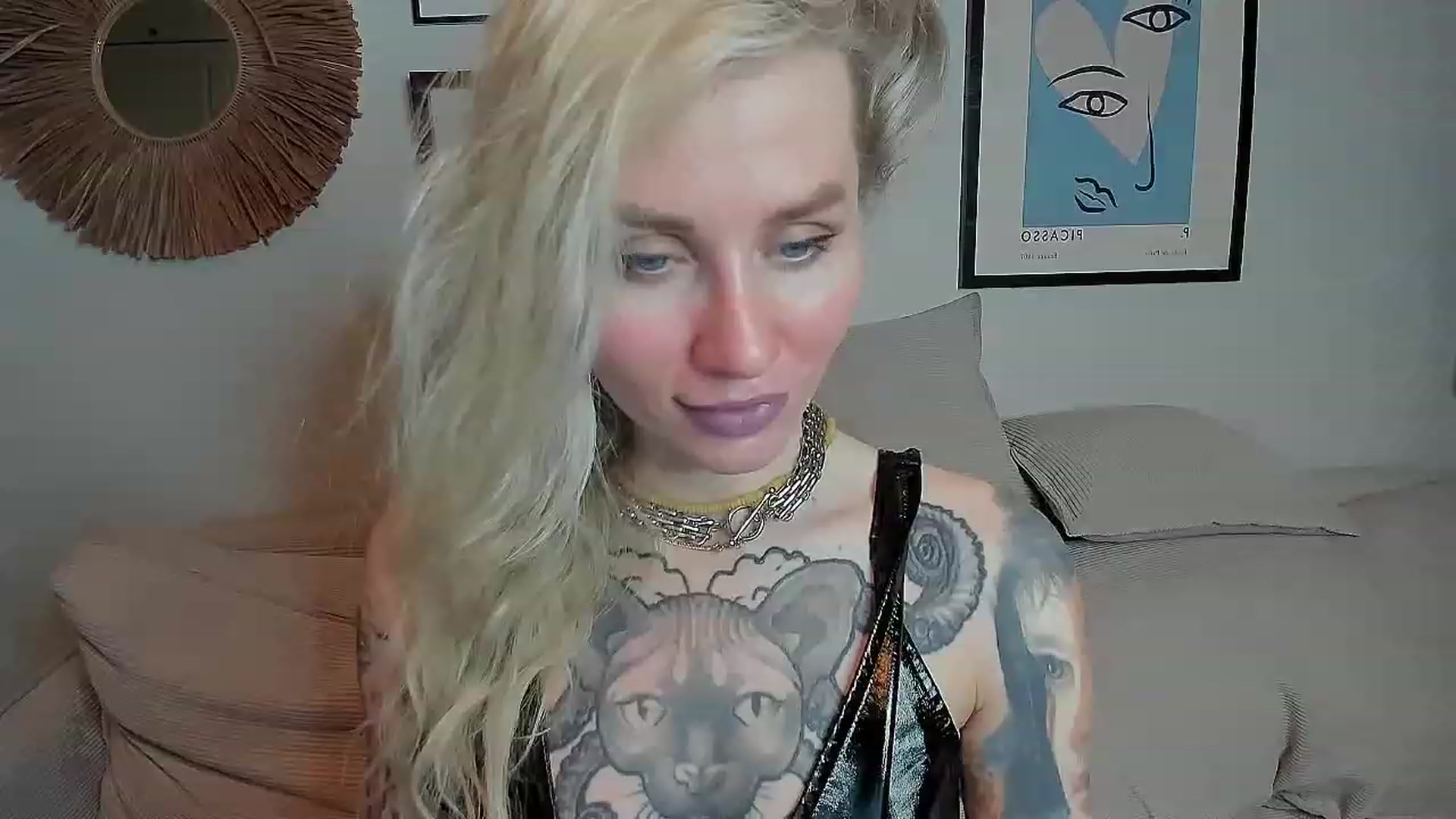 Gallery image thumbnail from Alexa_Smithhh's myfreecams stream on, 10/19/2023, 18:56 image 17 of 20