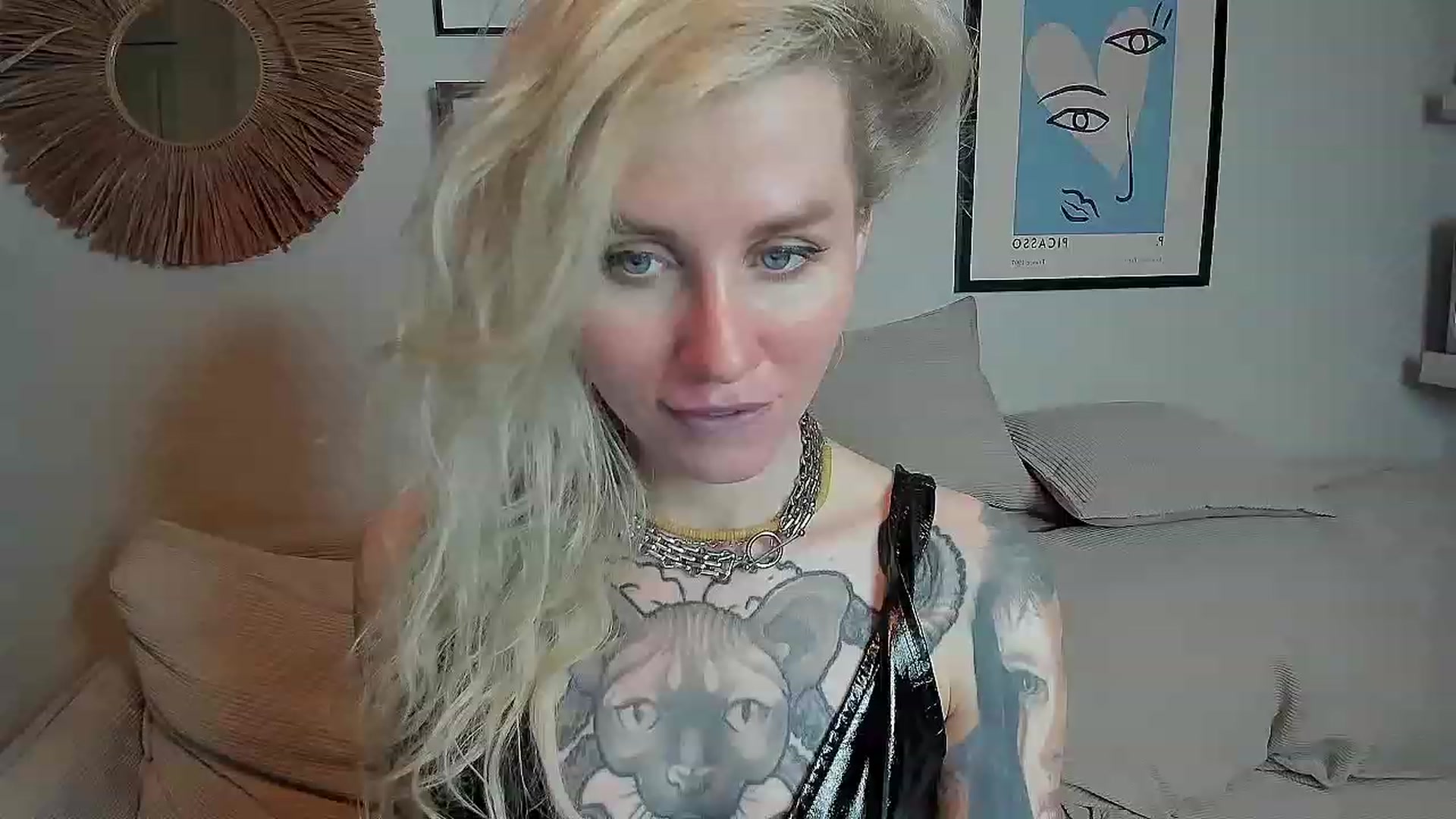 Gallery image thumbnail from Alexa_Smithhh's myfreecams stream on, 10/19/2023, 22:17 image 4 of 20