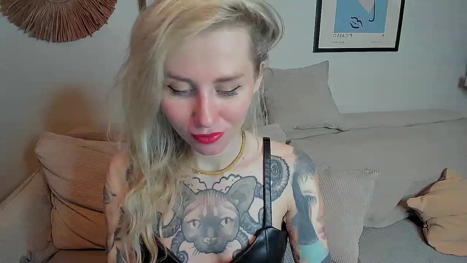 Gallery image thumbnail from Alexa_Smithhh's myfreecams stream on, 10/20/2023, 20:06 image 6 of 20