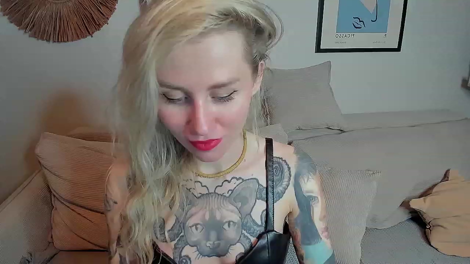 Gallery image thumbnail from Alexa_Smithhh's myfreecams stream on, 10/20/2023, 20:06 image 15 of 20