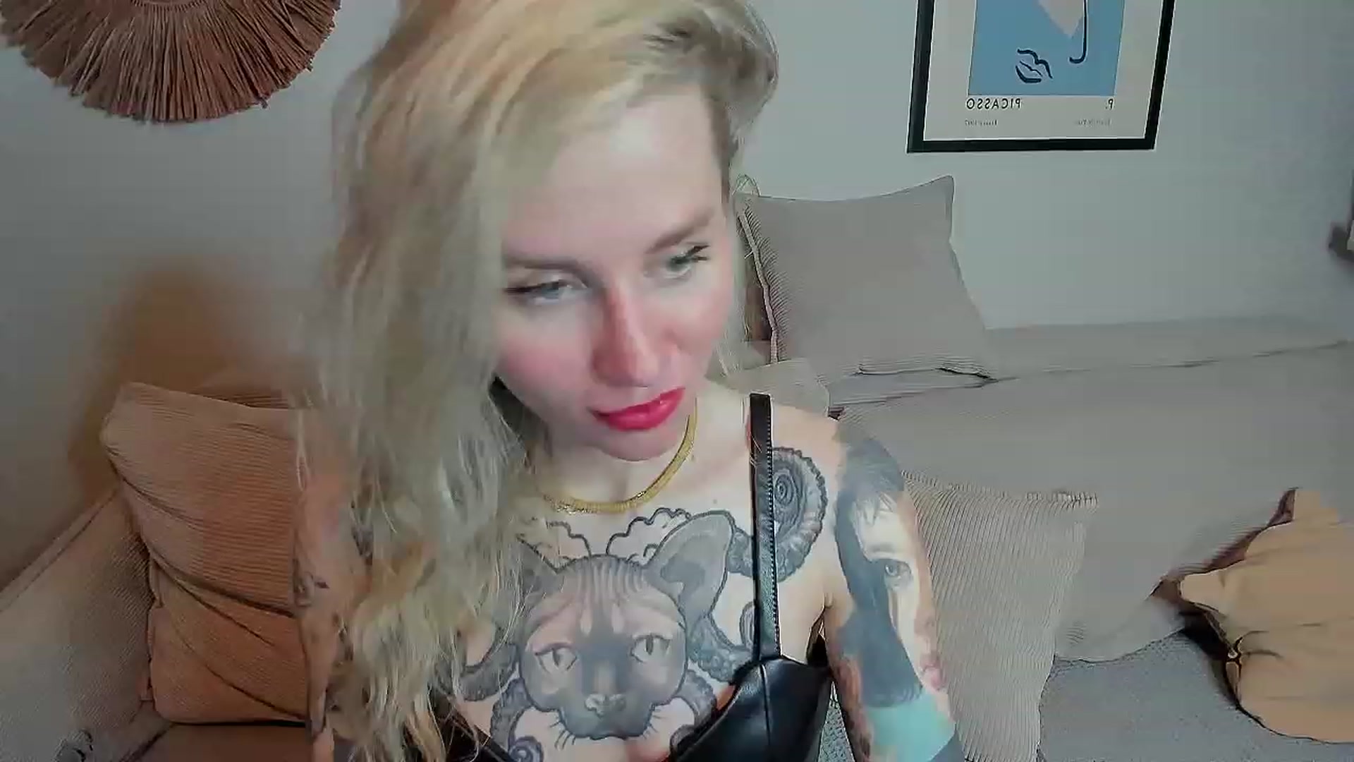 Gallery image thumbnail from Alexa_Smithhh's myfreecams stream on, 10/20/2023, 20:06 image 7 of 20