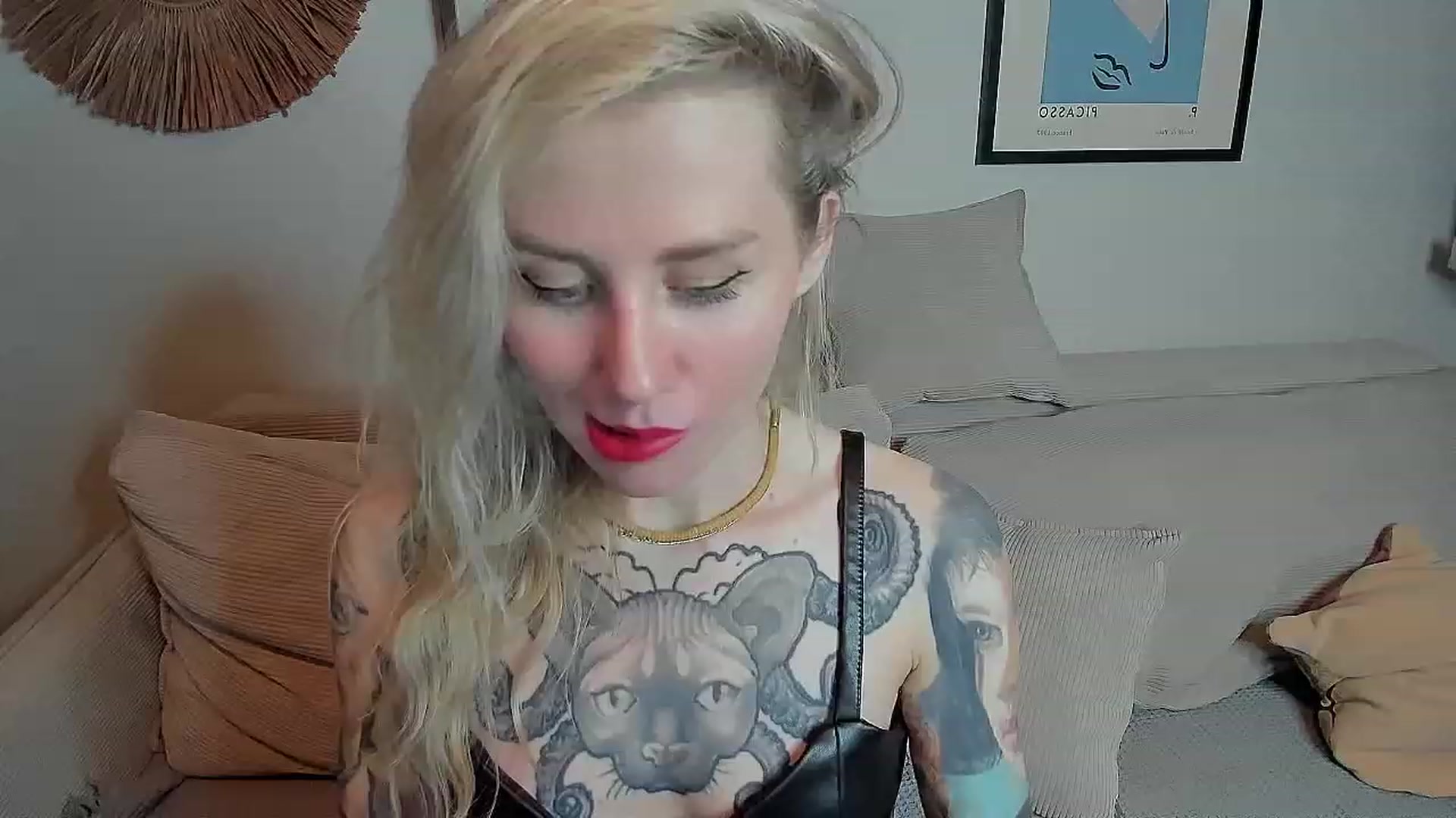 Gallery image thumbnail from Alexa_Smithhh's myfreecams stream on, 10/20/2023, 20:06 image 16 of 20
