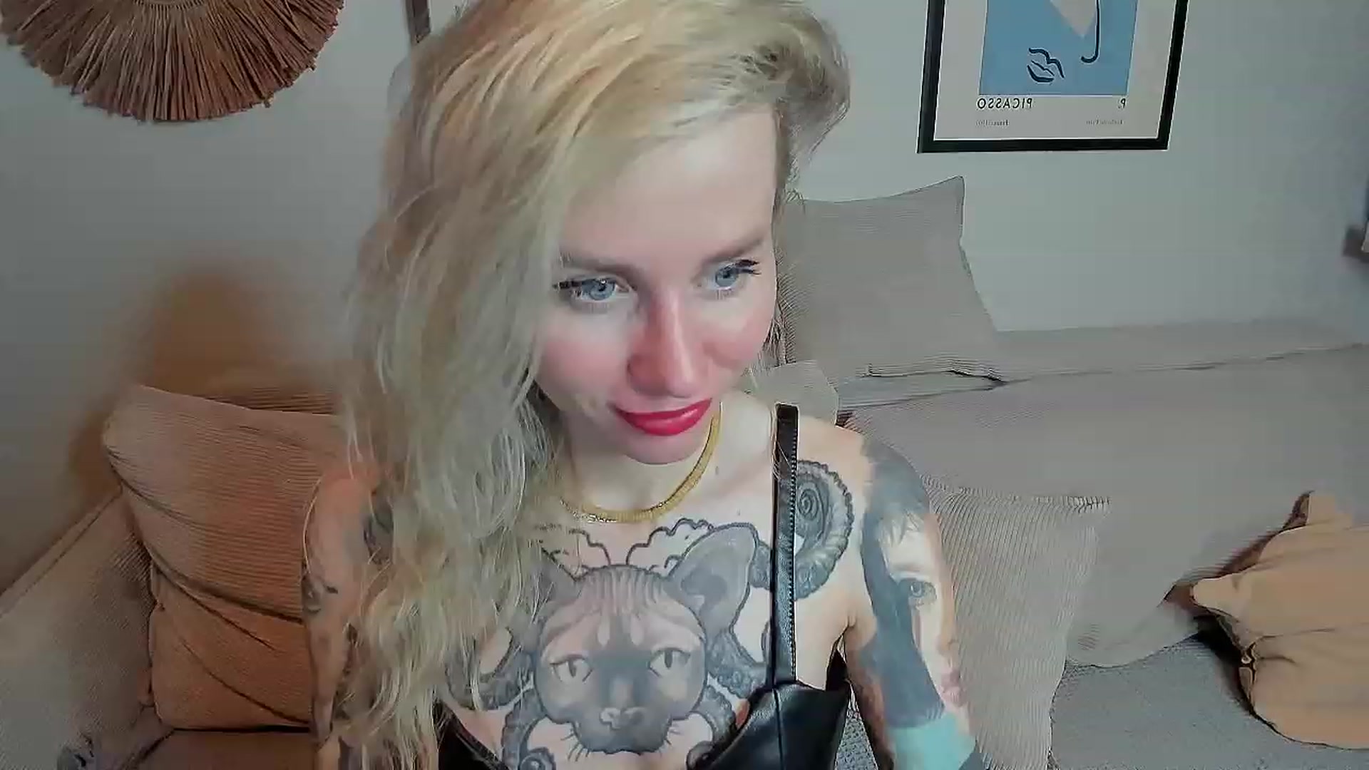 Gallery image thumbnail from Alexa_Smithhh's myfreecams stream on, 10/20/2023, 20:06 image 11 of 20