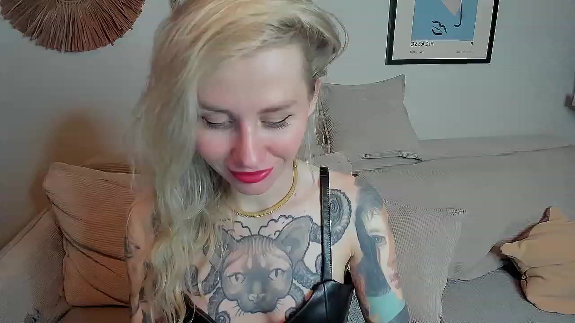 Gallery image thumbnail from Alexa_Smithhh's myfreecams stream on, 10/20/2023, 20:06 image 14 of 20