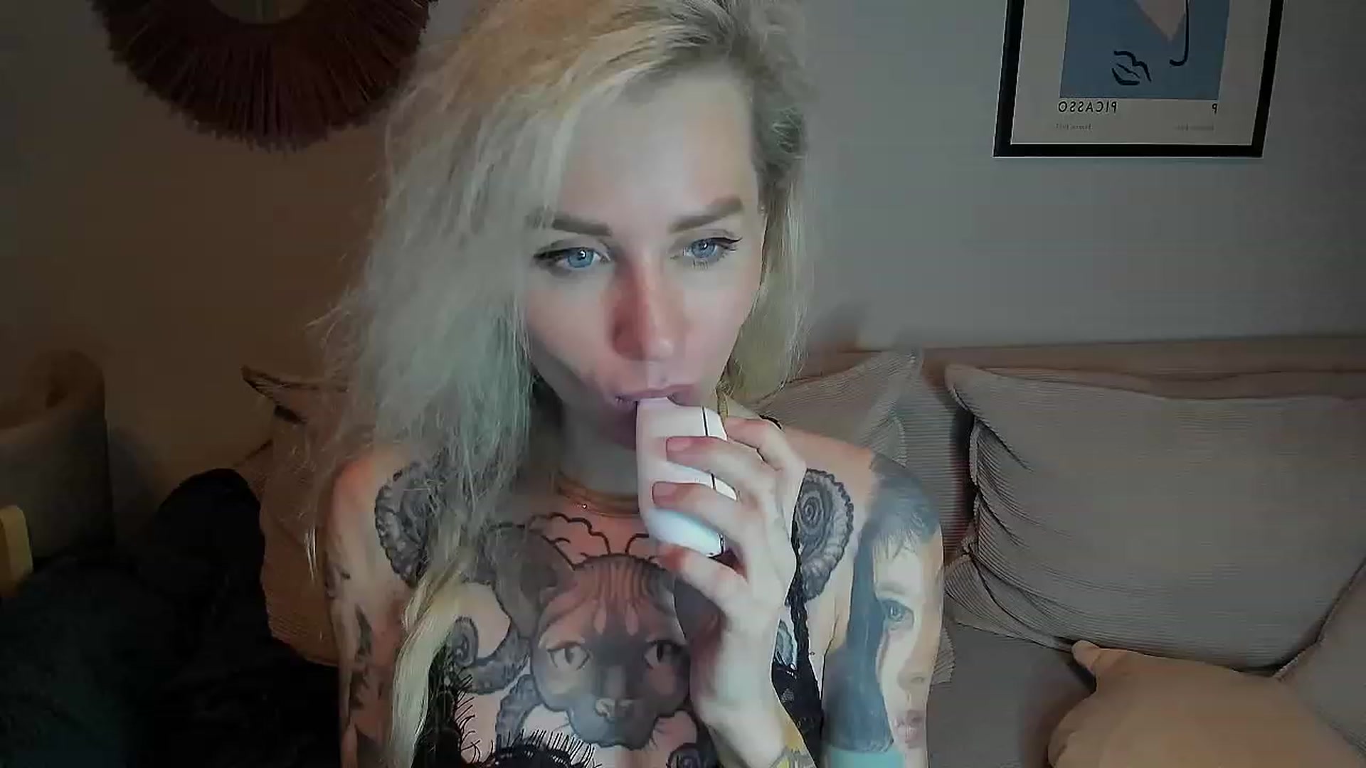 Gallery image thumbnail from Alexa_Smithhh's myfreecams stream on, 10/29/2023, 20:02 image 12 of 20