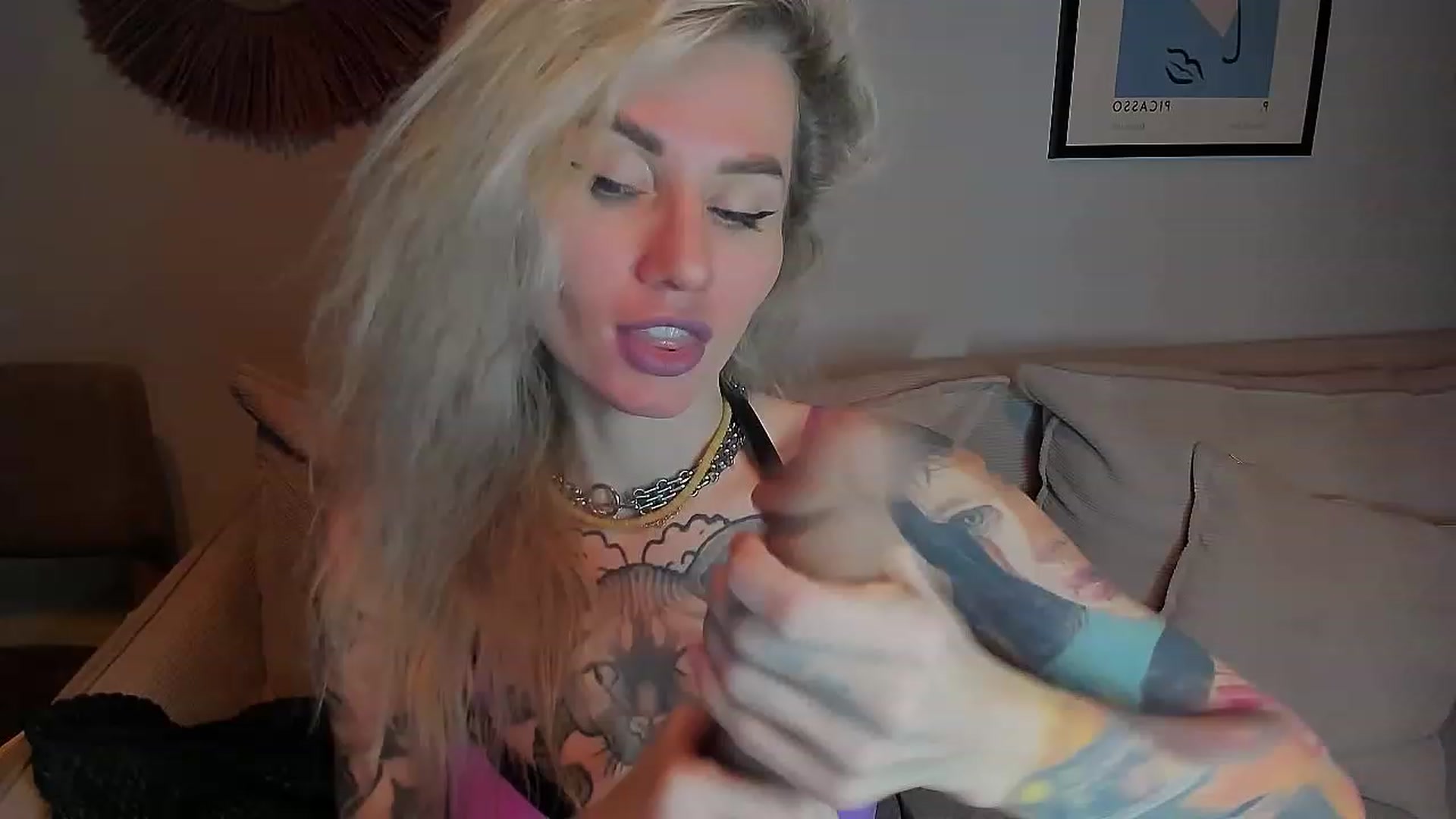 Gallery image thumbnail from Alexa_Smithhh's myfreecams stream on, 11/05/2023, 18:54 image 17 of 20